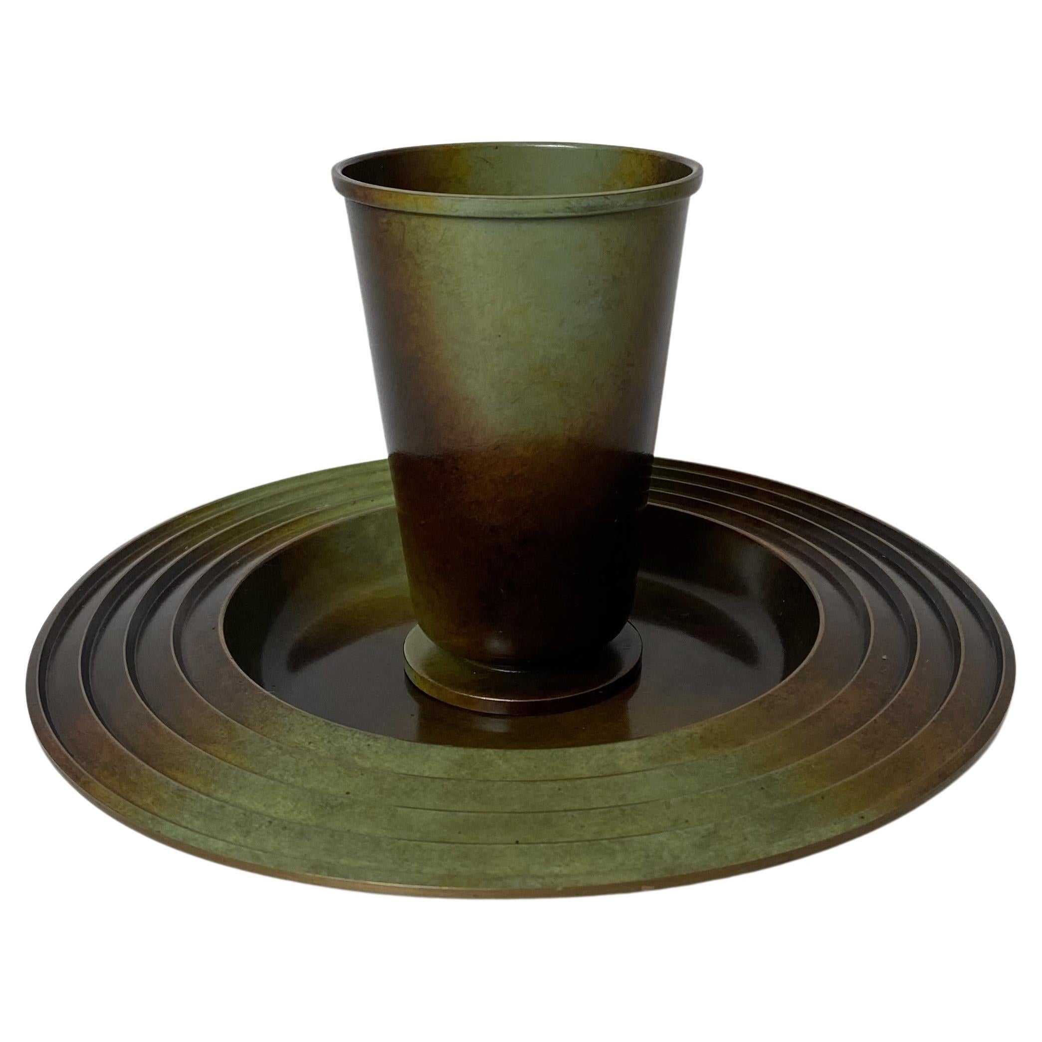 Plato y jarrón de bronce de los años 30 por Ystad Brons