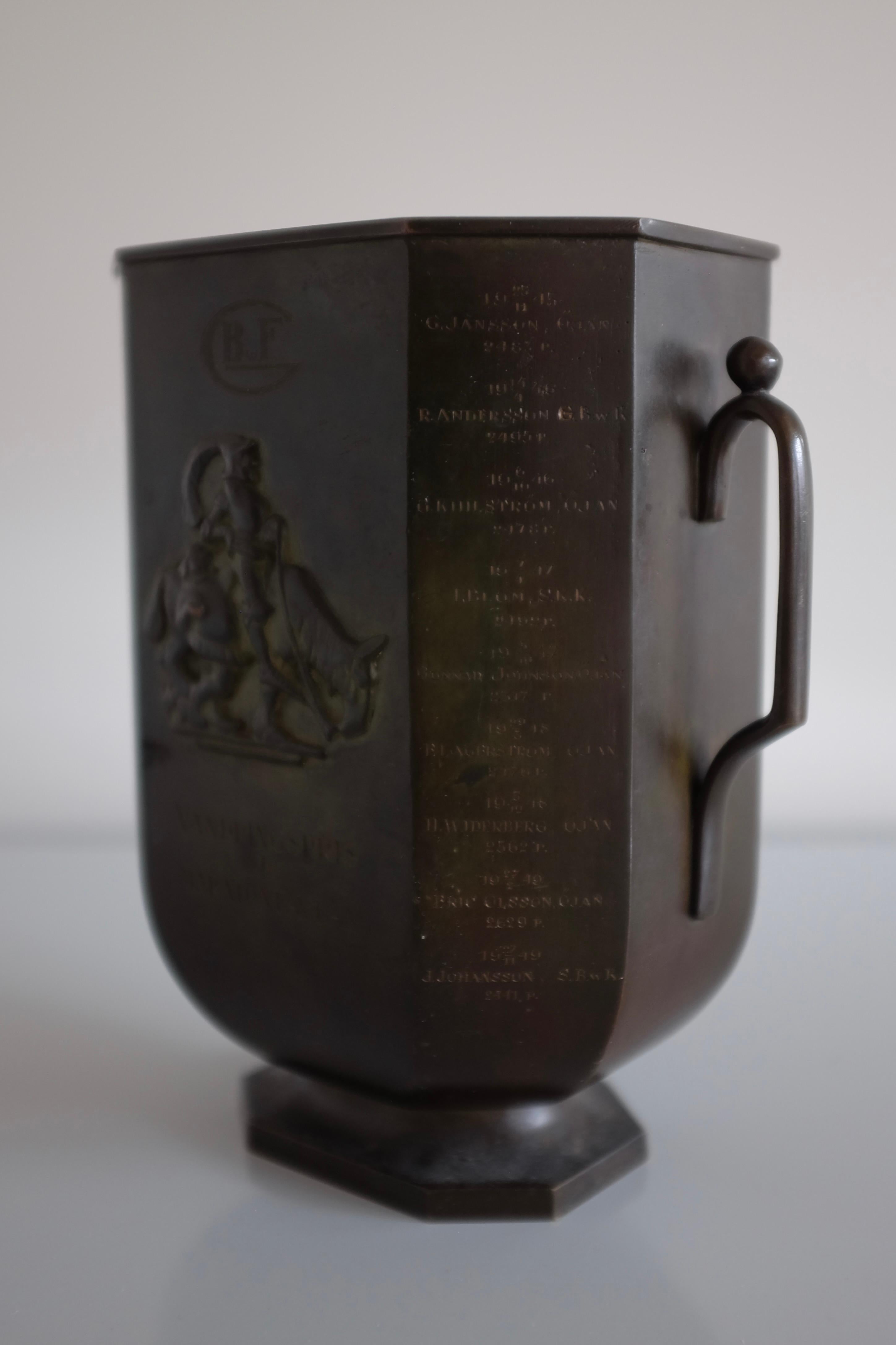 Suédois Vase en bronze des années 1930 par Just Andersen pour GAB en vente