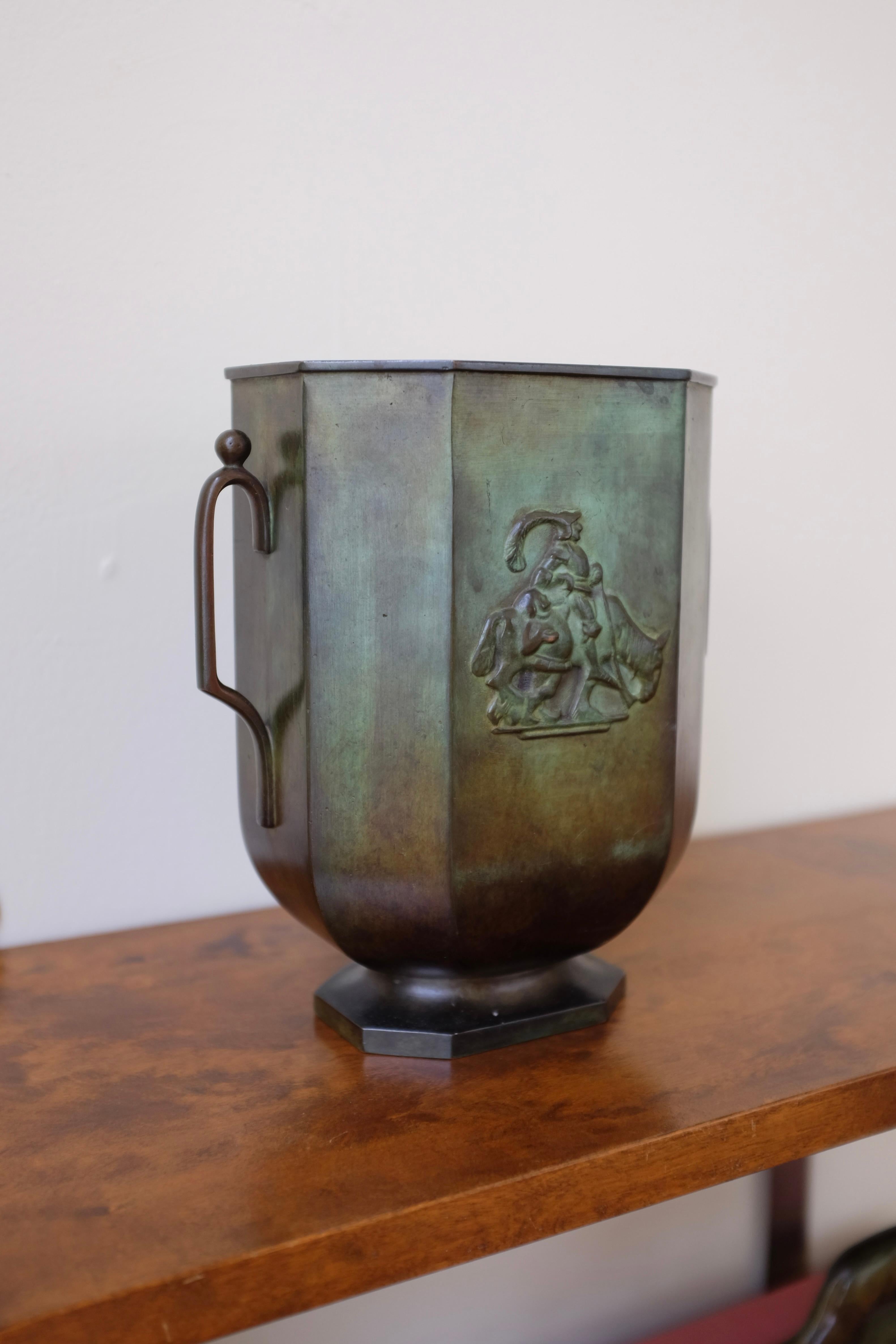 Suédois Vase en bronze des années 1930 par Just Andersen pour GAB
