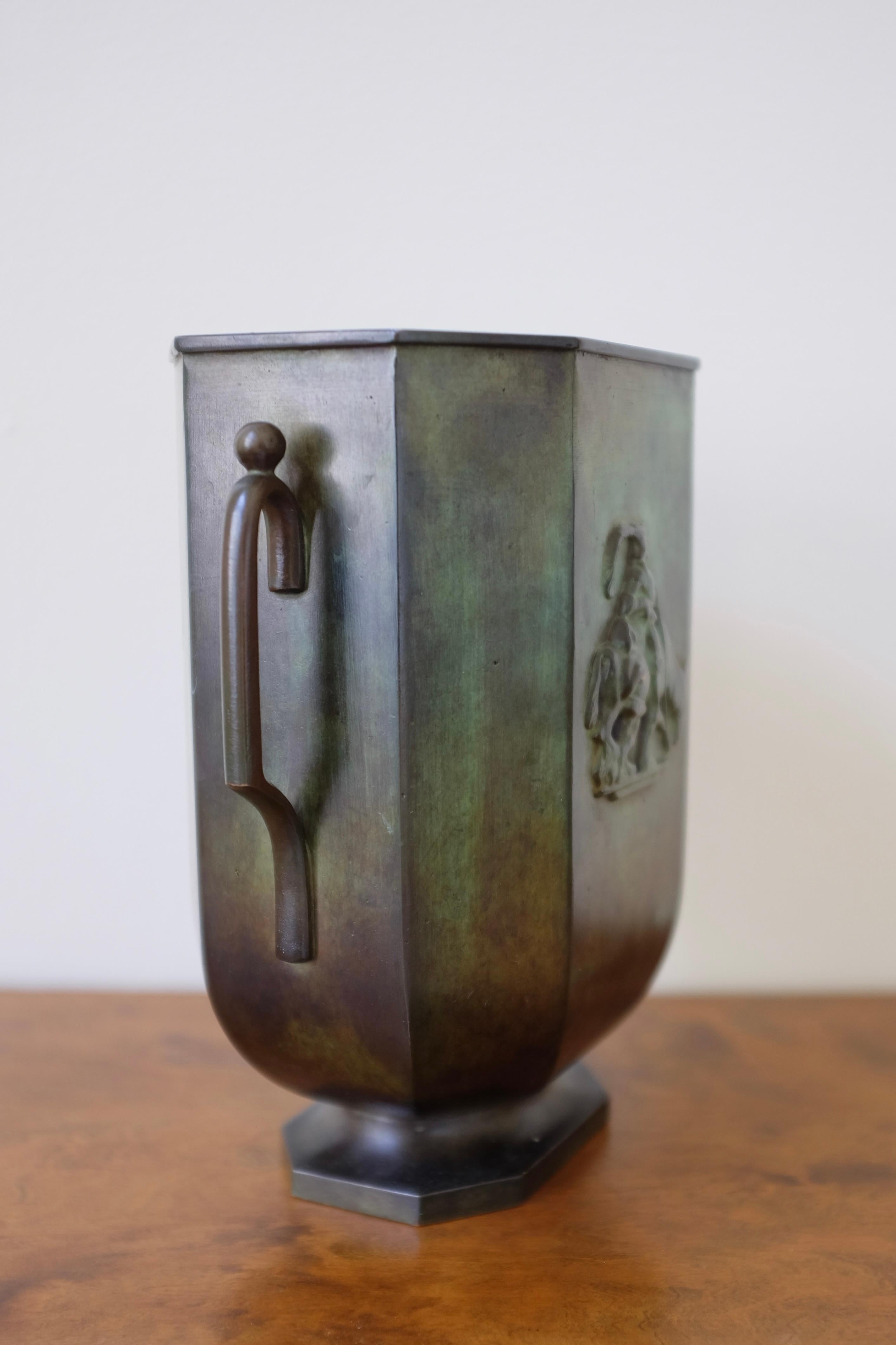 Vase en bronze des années 1930 par Just Andersen pour GAB Bon état à New York, NY