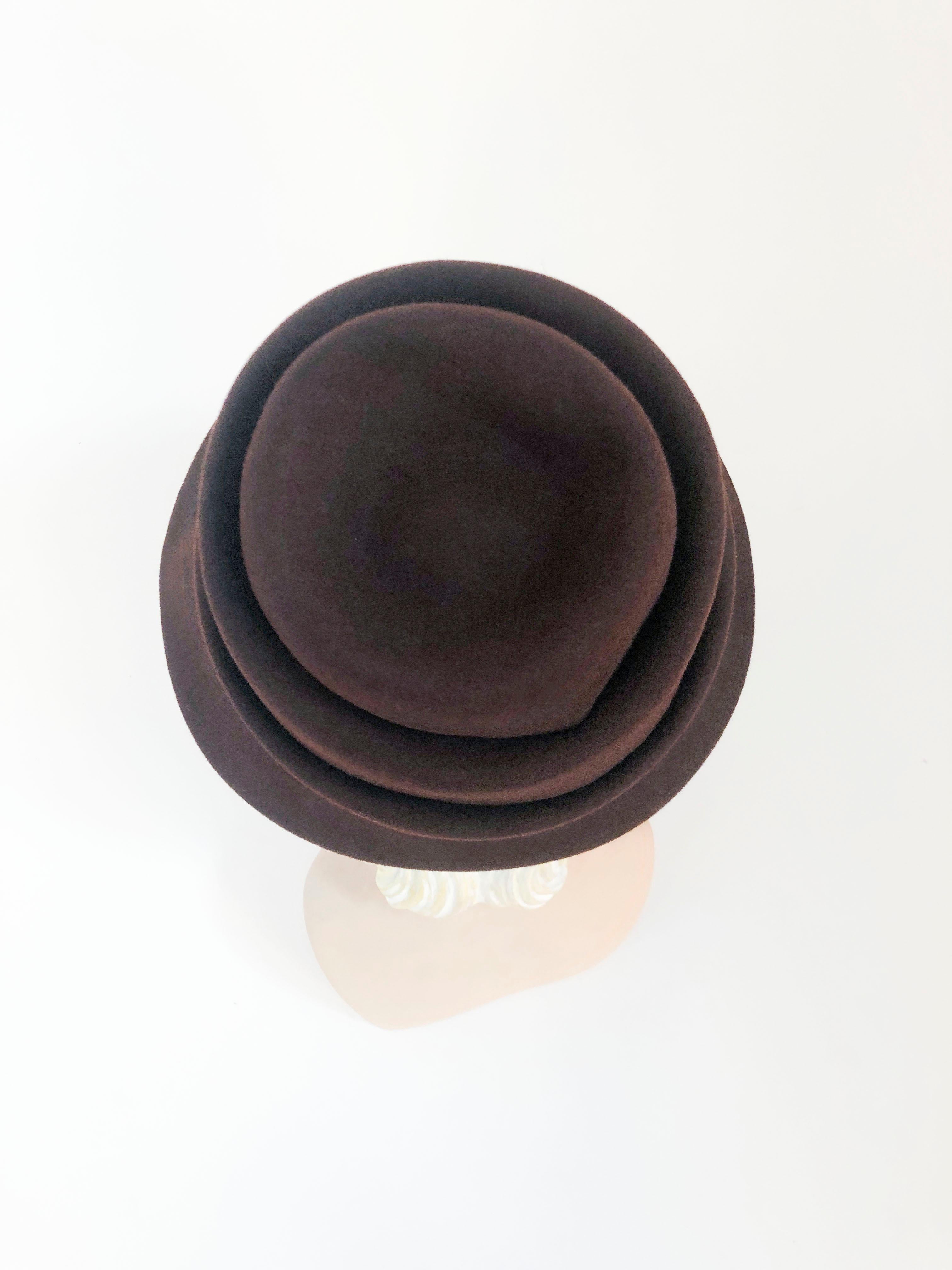 Gray 1930s Brown Art Deco Fur Felt Hat For Sale