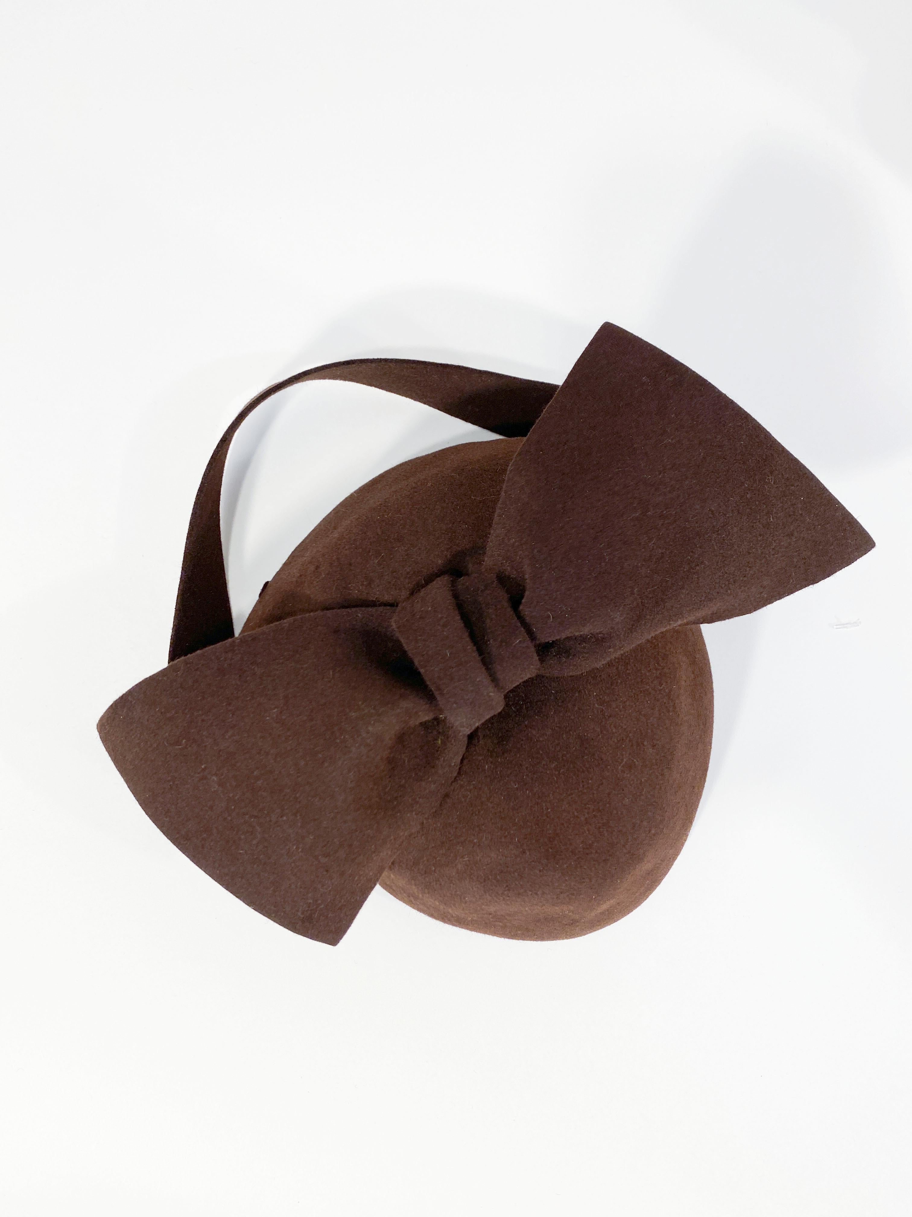 Women's 1930s Brown Sculpted Felt Perch Hat with Enlarged Bow