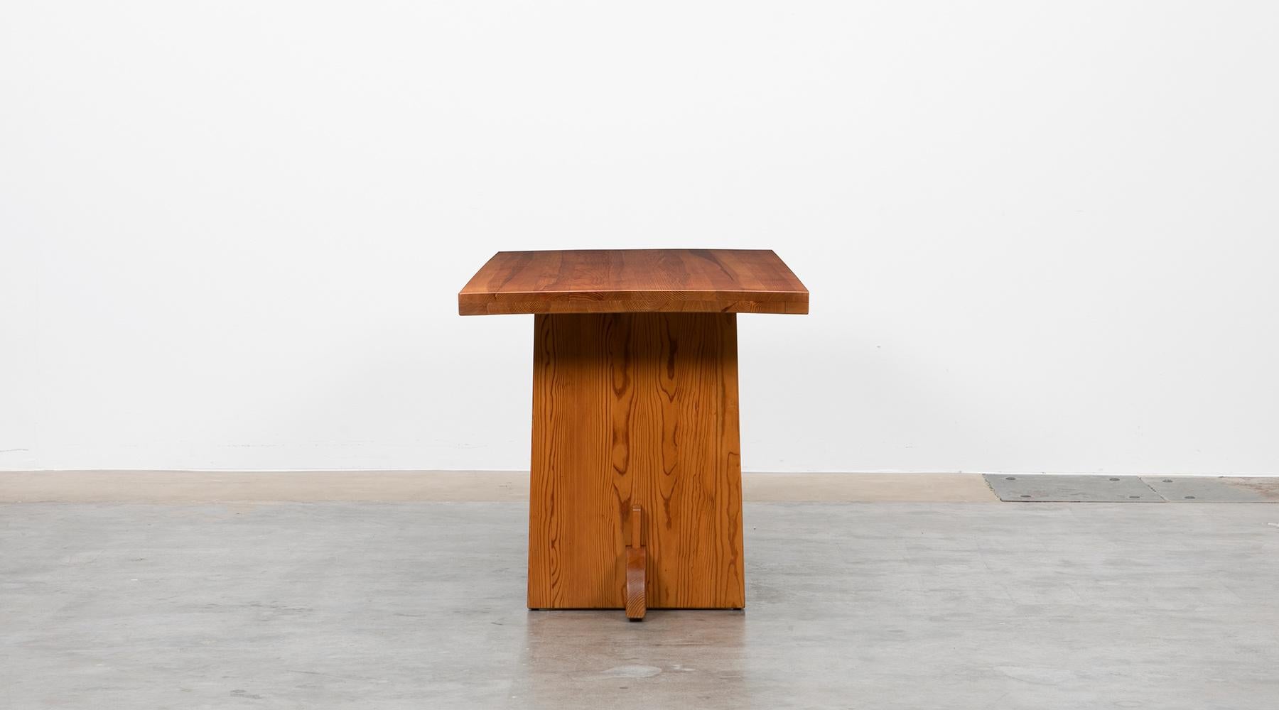 Mid-Century Modern 1930s Brown Wooden Pine Dining Table by Axel Einar Hjorth For Sale