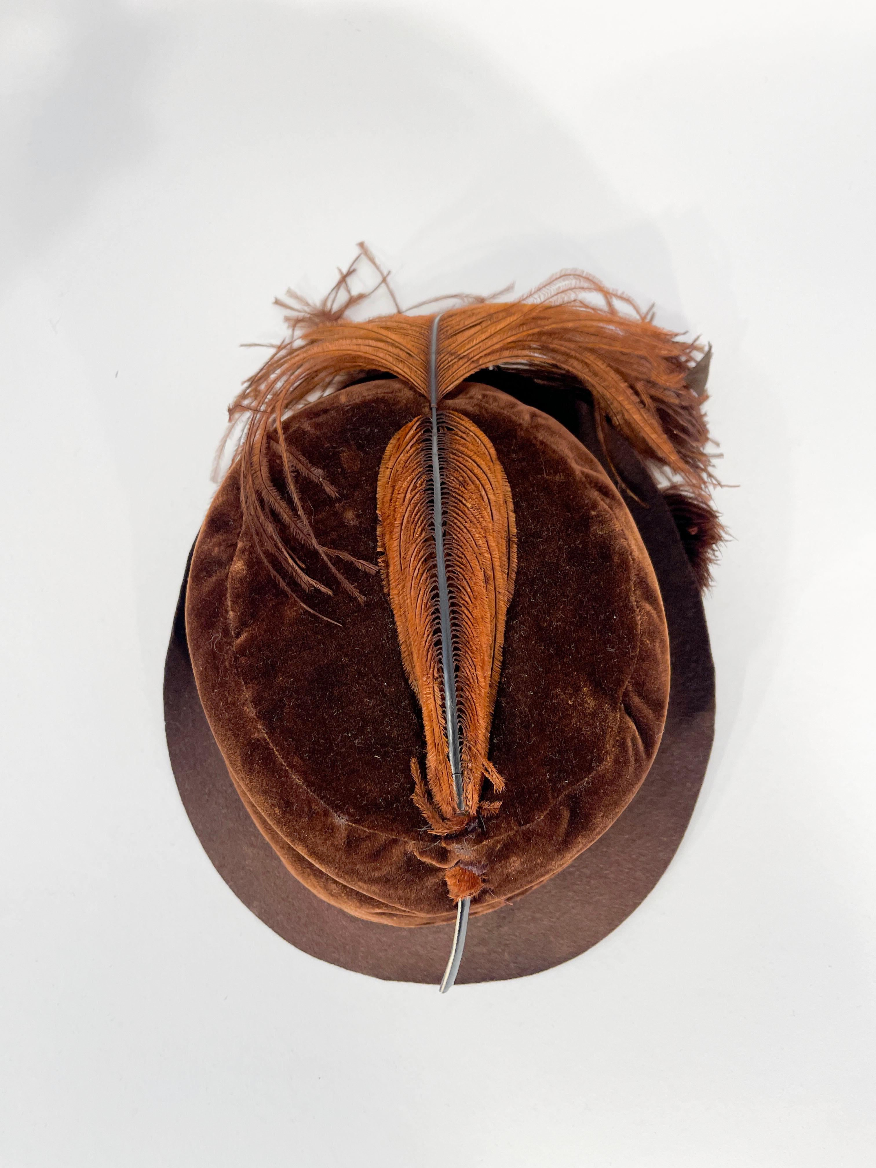 Women's 1930s Brown Wool and Velvet Hat with Feather Decoration For Sale