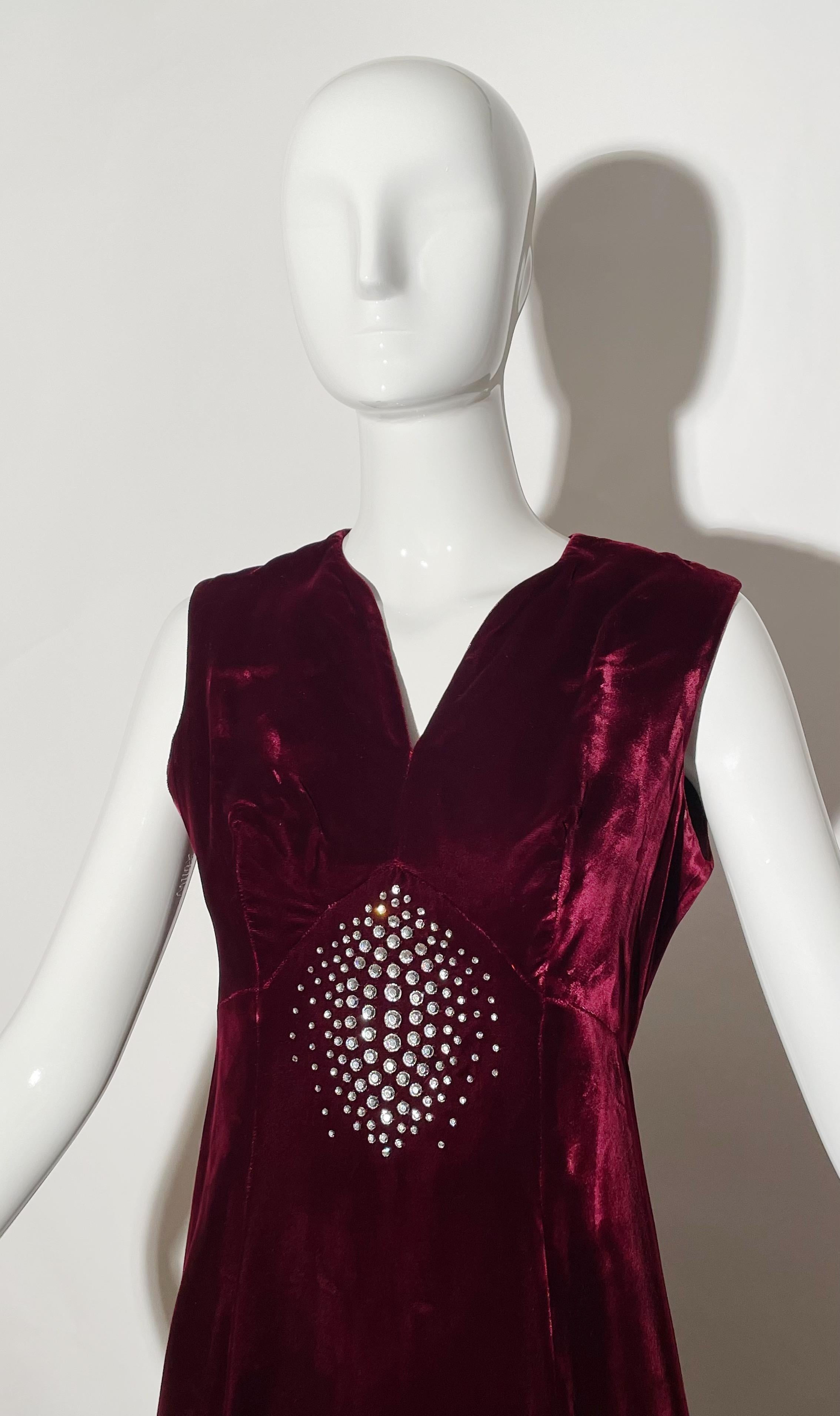 1930s Burgundy Velvet and Rhinestone Gown In Excellent Condition For Sale In Los Angeles, CA