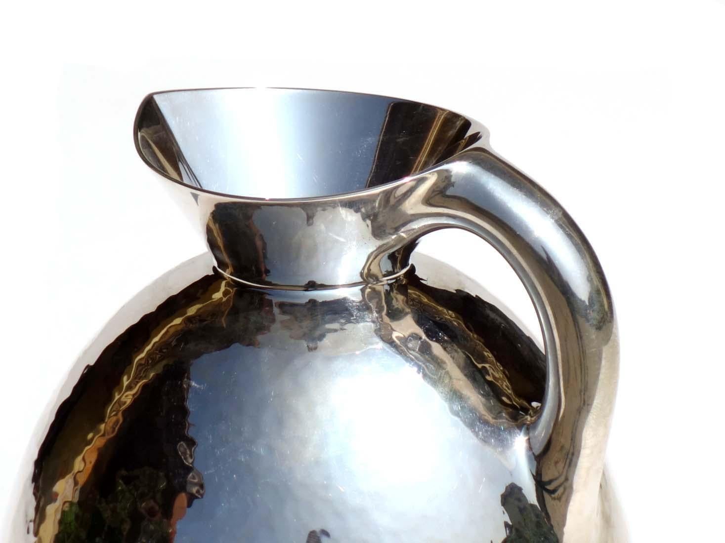 1930s by Eros Genazzi Art Deco Silver Vase In Excellent Condition For Sale In Brescia, IT