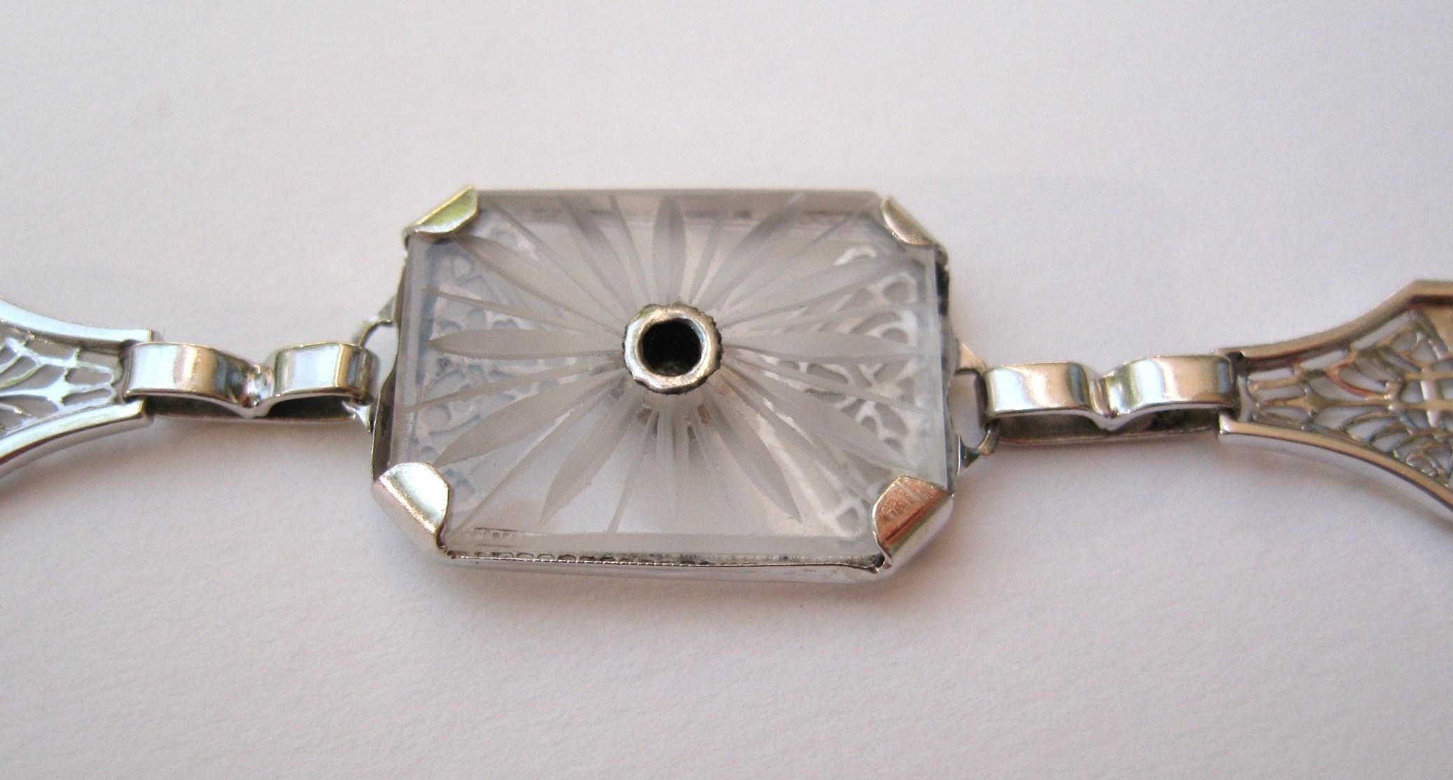 Bracelet Camphor en verre et or blanc 14 carats avec diamants, années 1930 en vente 4