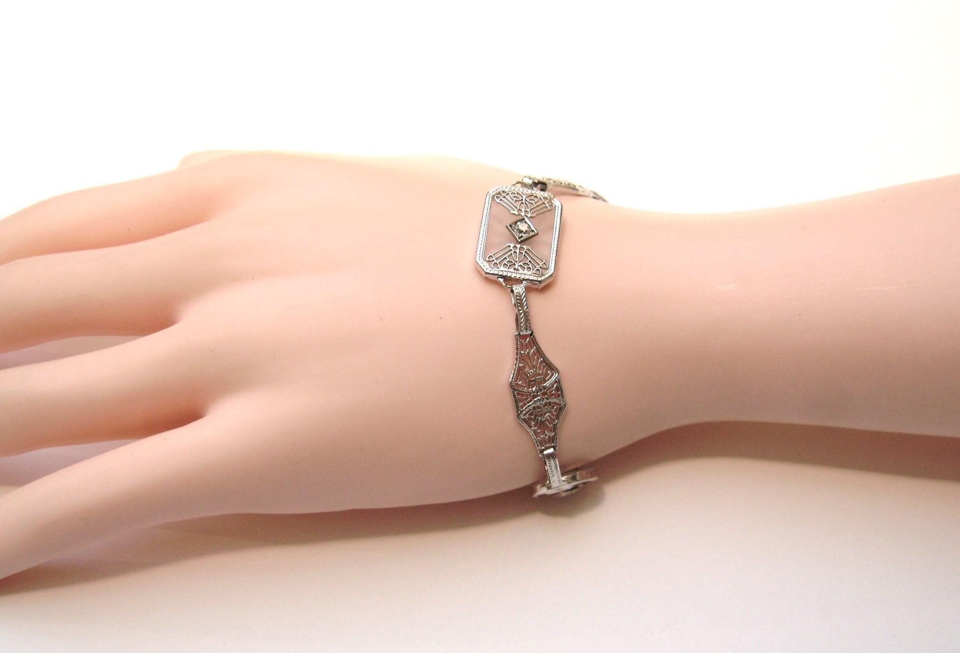 camphor glass bracelet