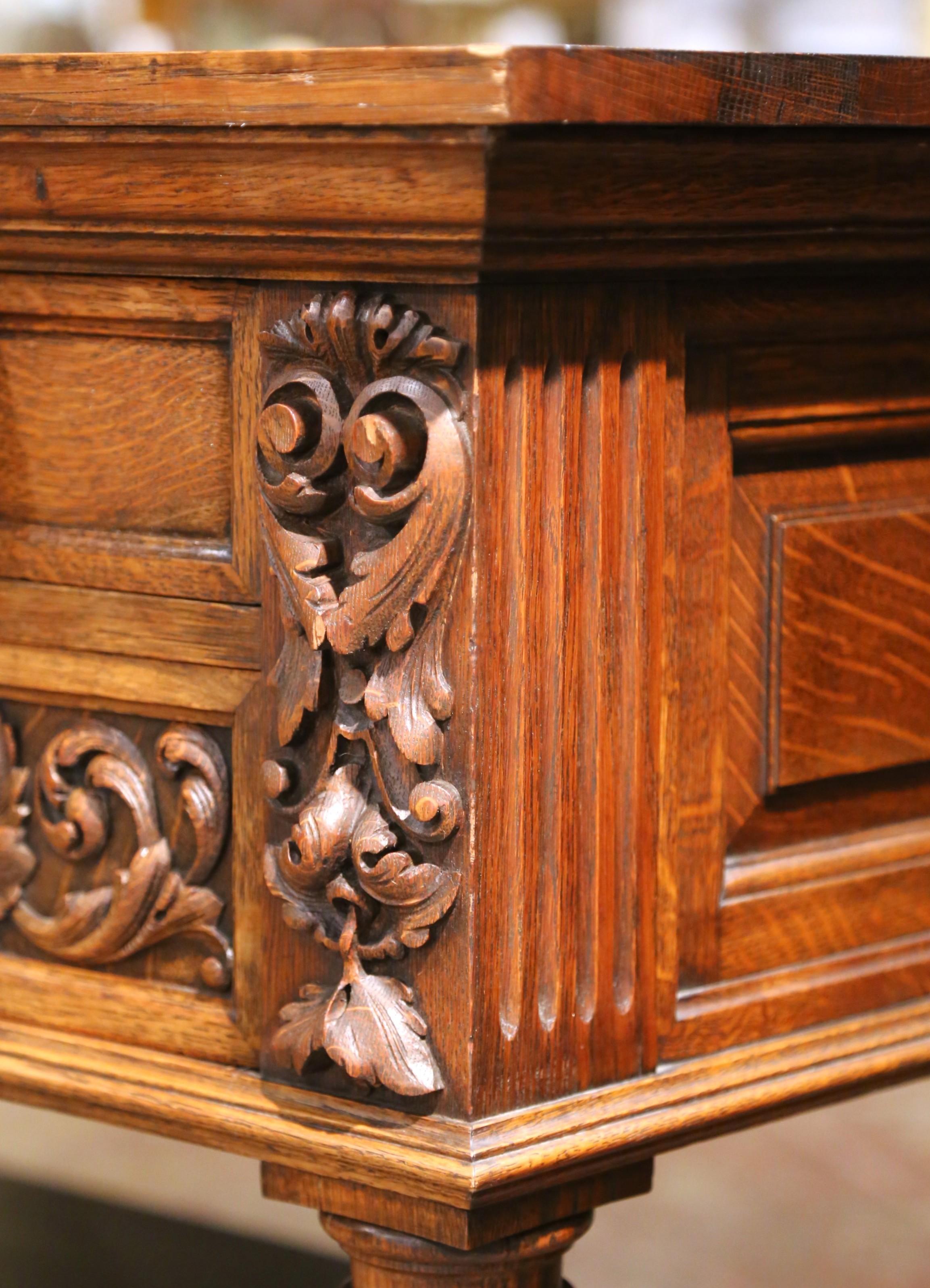 Américain Bureau d'associé en chêne sculpté Renaissance des années 1930 par Berkey & Gay avec dix tiroirs en vente