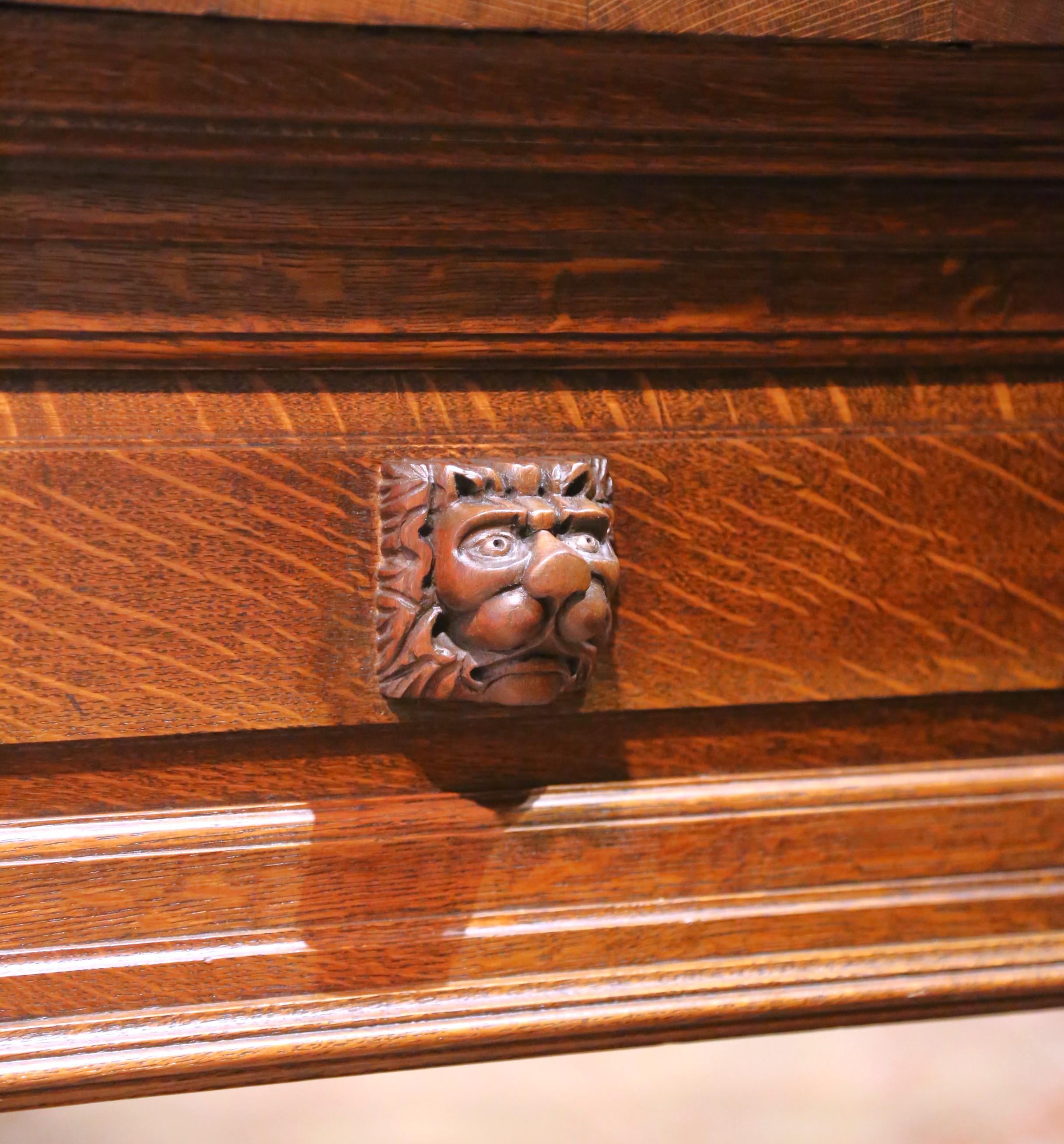 Bureau d'associé en chêne sculpté Renaissance des années 1930 par Berkey & Gay avec dix tiroirs en vente 1