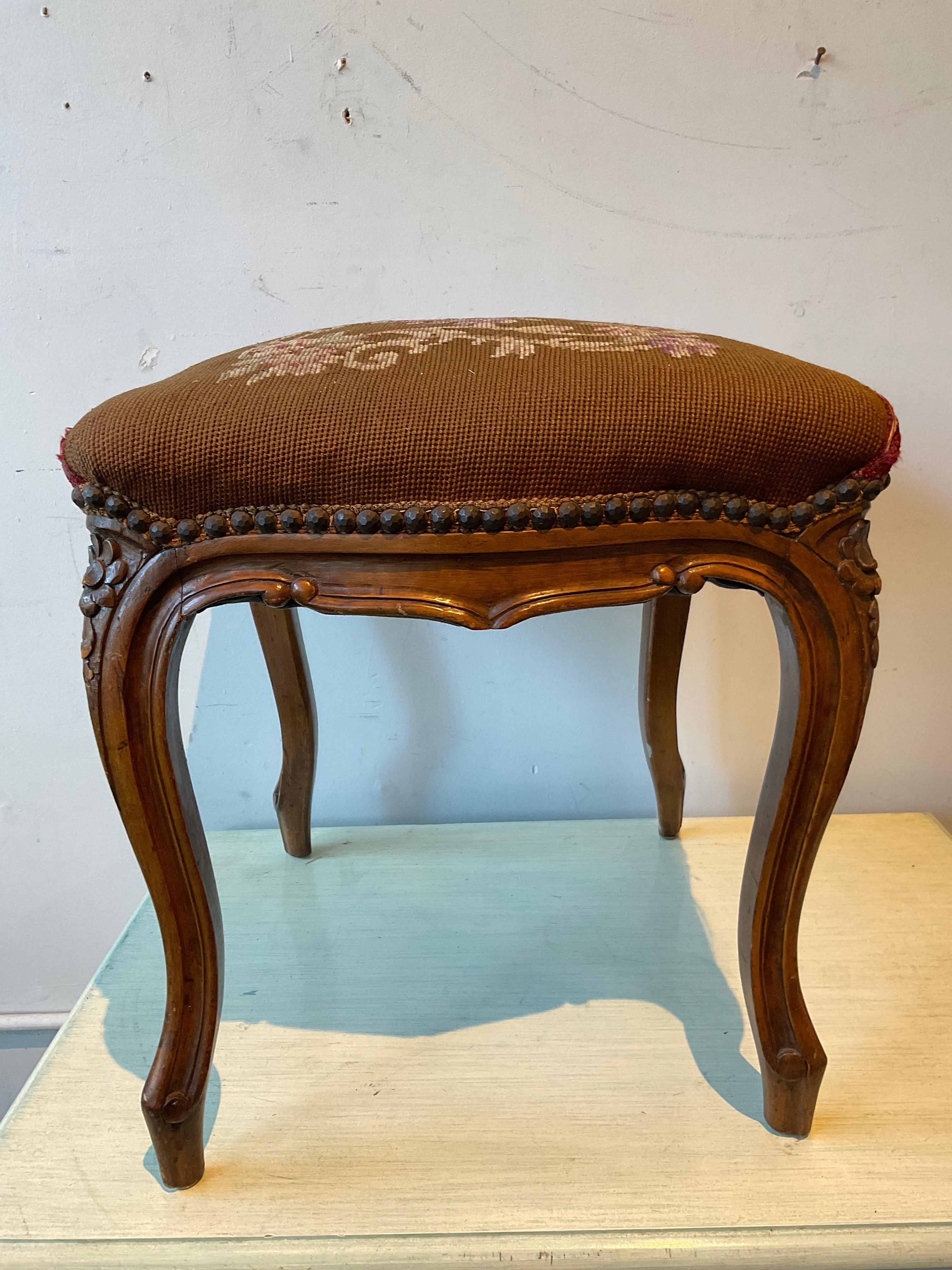 1930s Carved Wood French Footstool With Cabriolet Legs For Sale 4