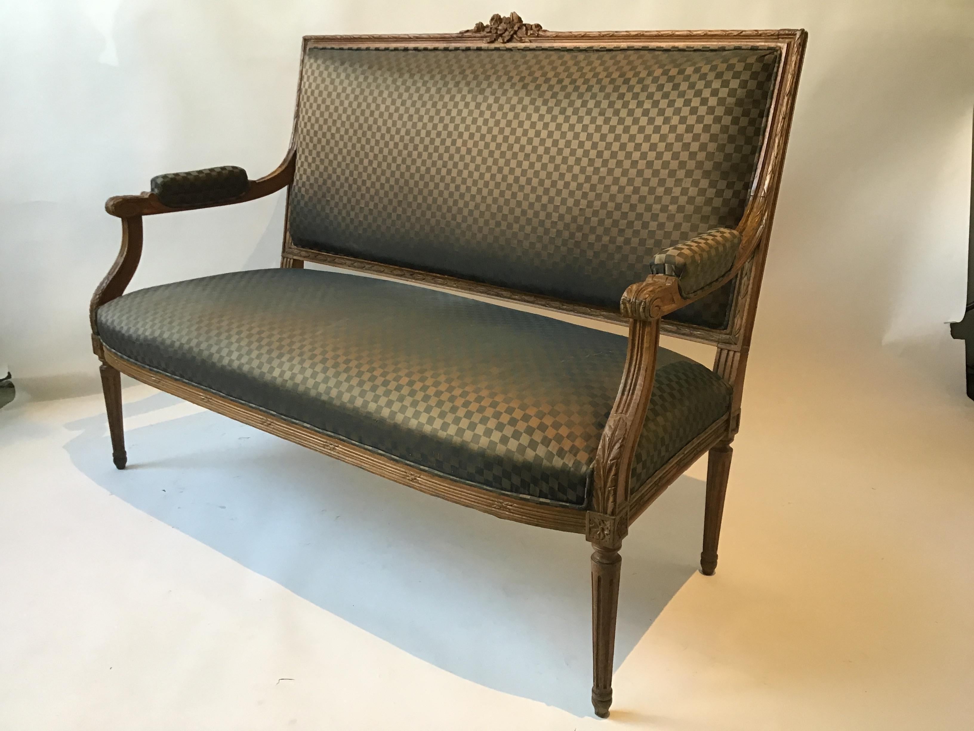 1930s Carved Wood Louis XVI French Settee In Good Condition In Tarrytown, NY