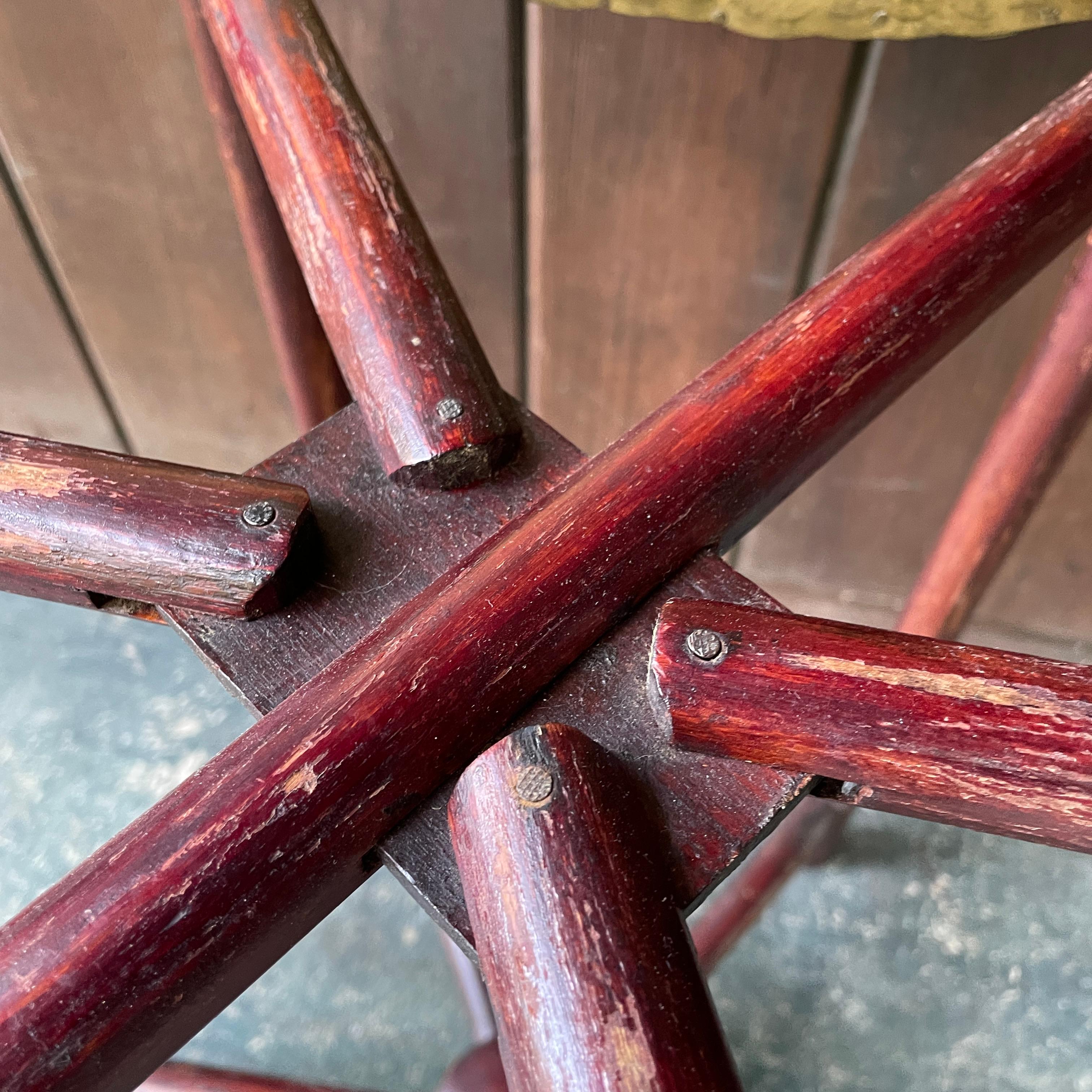 Tavolo da tè a vassoio Foldes in ottone del 1930, marocchino a 6 gambe in vendita 3