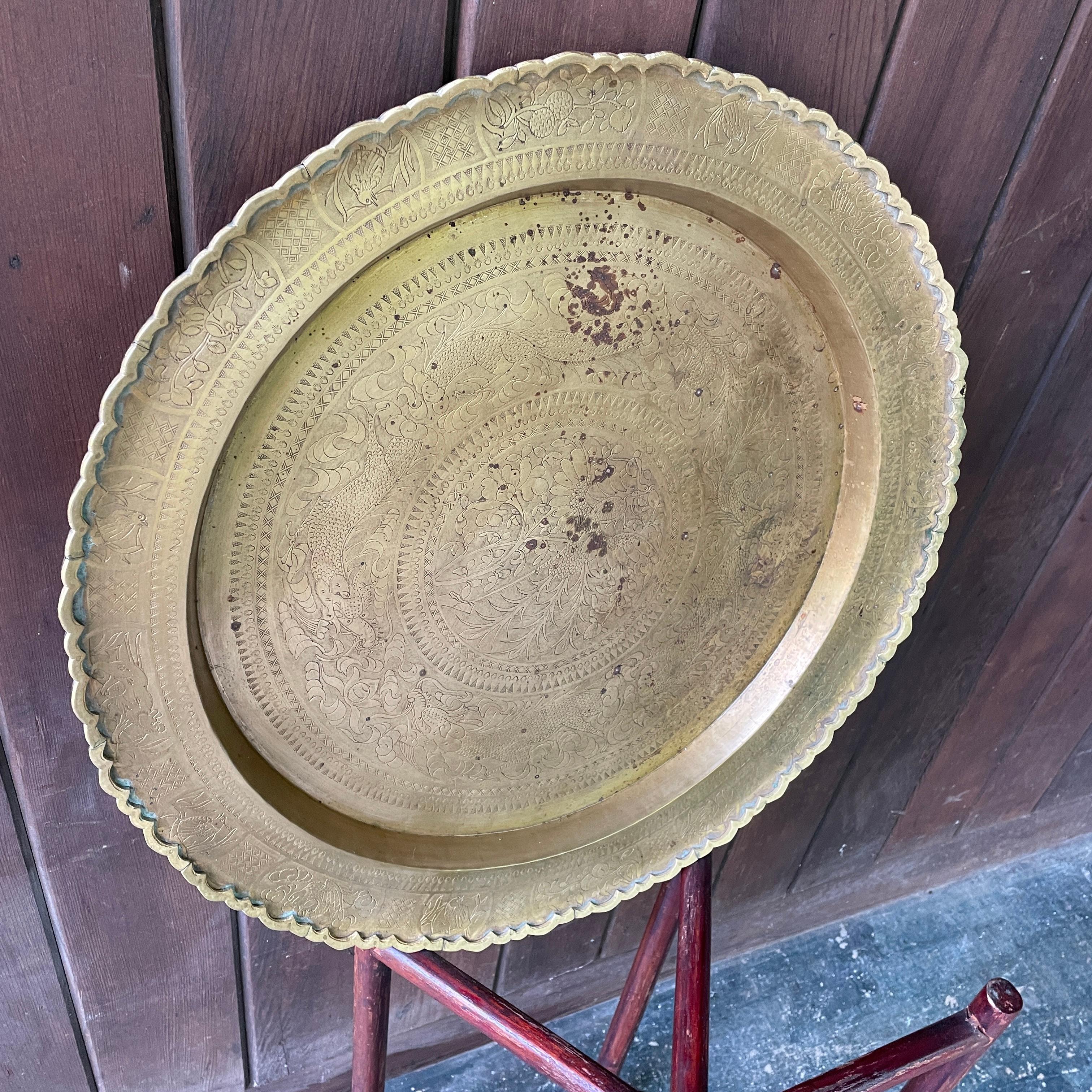 Marocchino Tavolo da tè a vassoio Foldes in ottone del 1930, marocchino a 6 gambe in vendita
