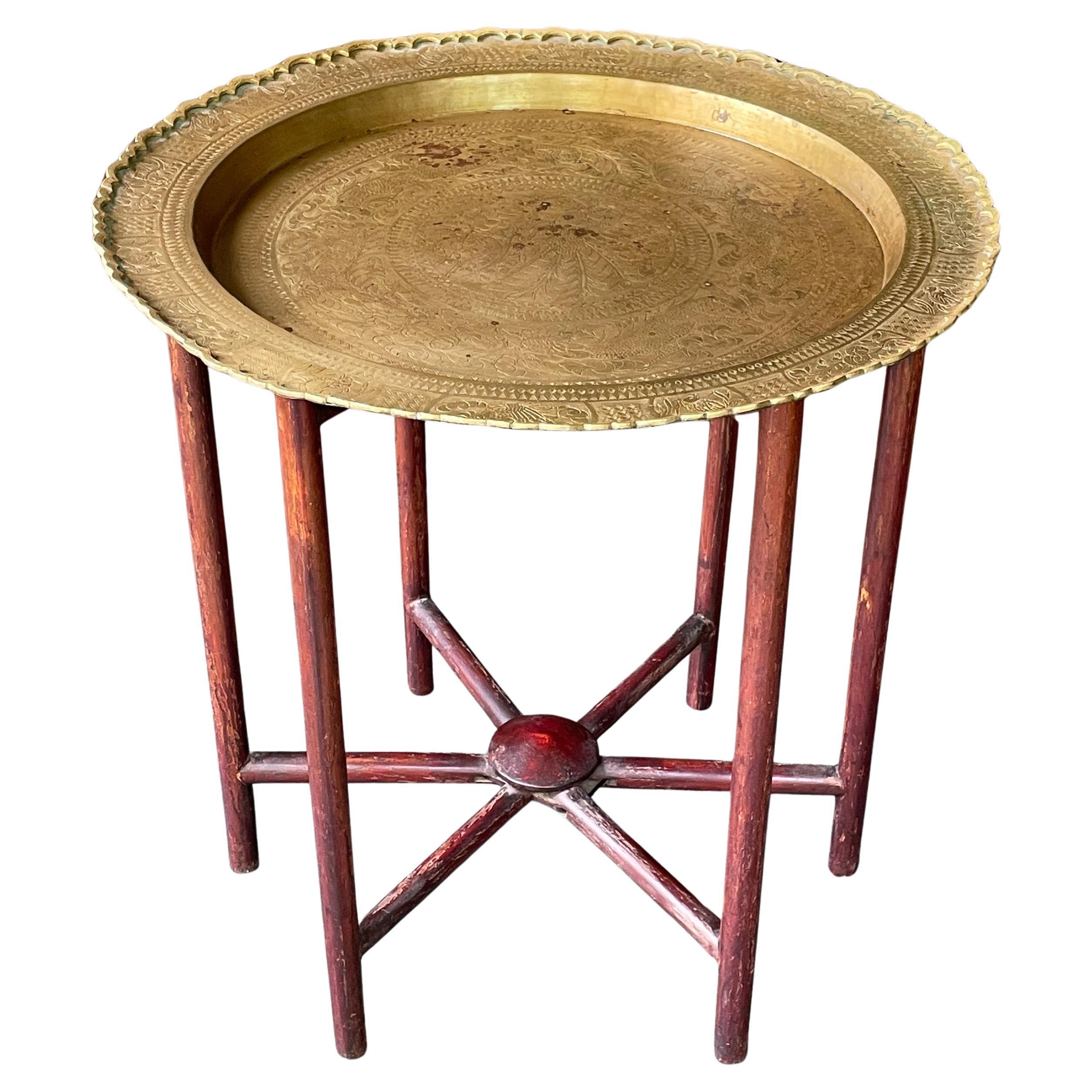Table à thé à plateau pliant en laiton de Casablanca des années 1930, marocaine à 6 pieds