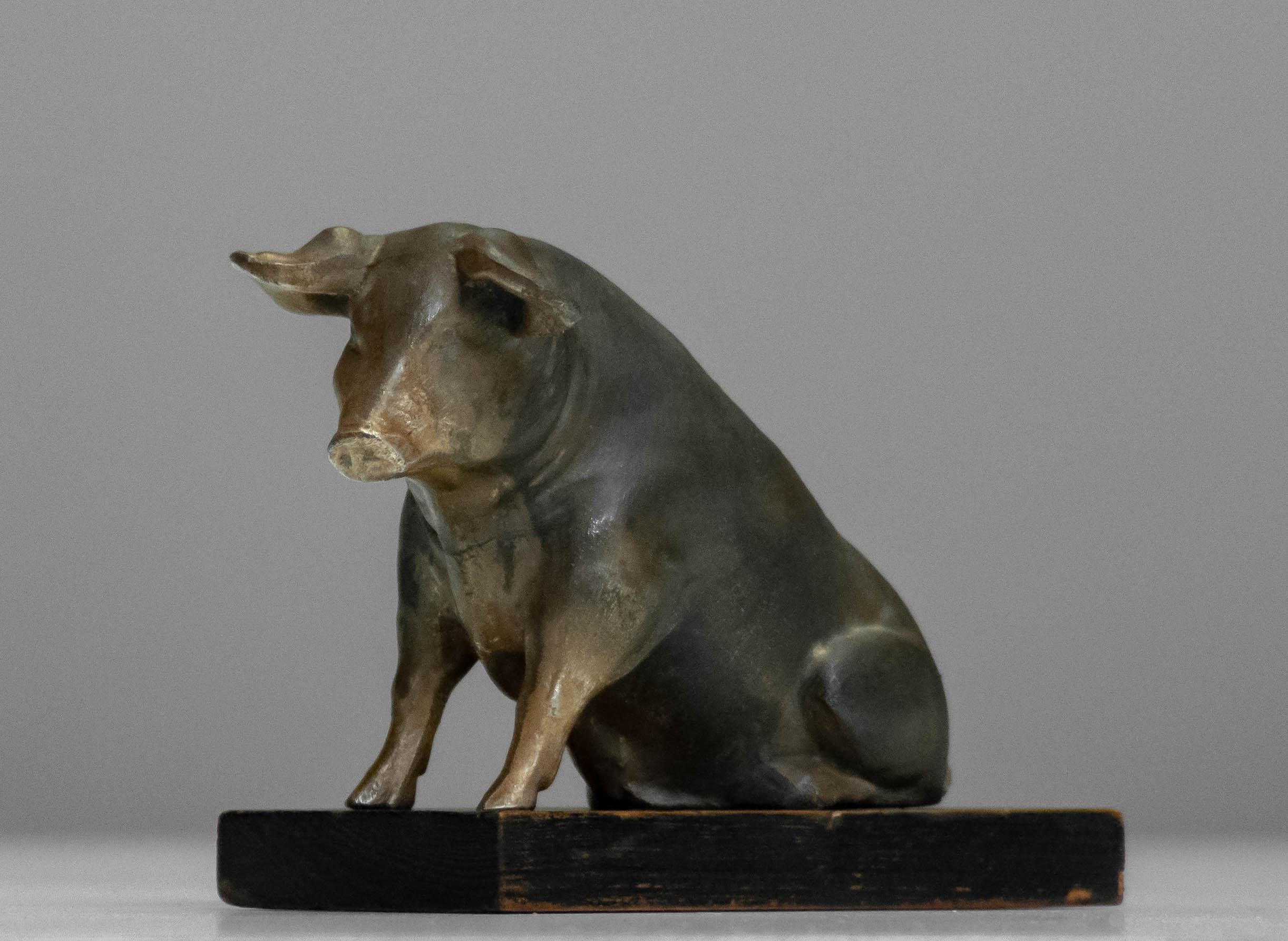 Absolutely beautiful and unique saving pig / money box made by Swedish gold smith Olof W. Nilsson in Kristianstad Sweden in the 1930s.
This money box is beautifully detailed shaped and has a great patina true the years.
In complete and original
