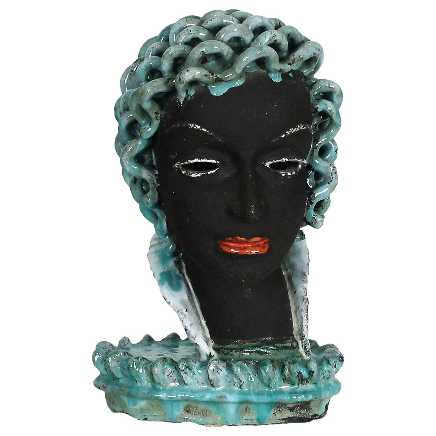 Céramique des années 1930 "Femme aux cheveux bouclés" par Knörlein pour Goldscheider, Autriche en vente