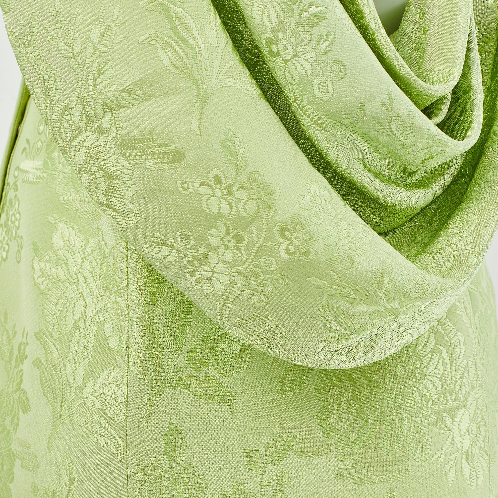 Robe de soirée en jacquard de soie à fleurs vertes chartreuse avec traîne, années 1930 Excellent état - En vente à London, GB