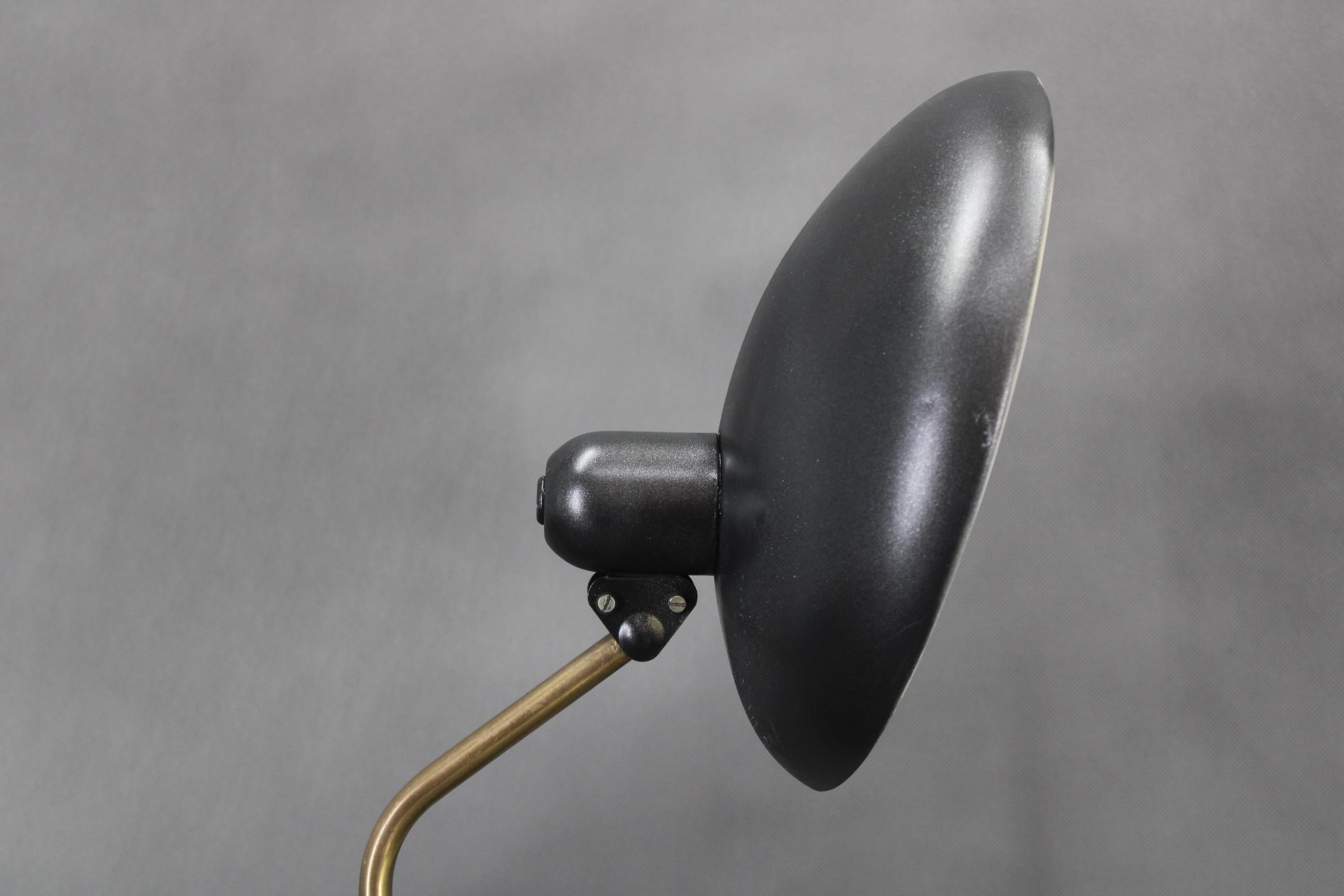 Lampada da tavolo Christian Dell degli anni '30 per Kaiser Idell, Germania in vendita 3