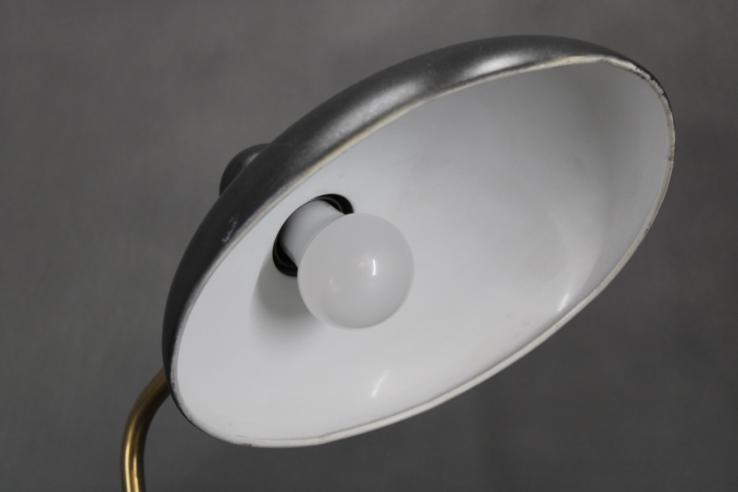 Lampada da tavolo Christian Dell degli anni '30 per Kaiser Idell, Germania in vendita 4
