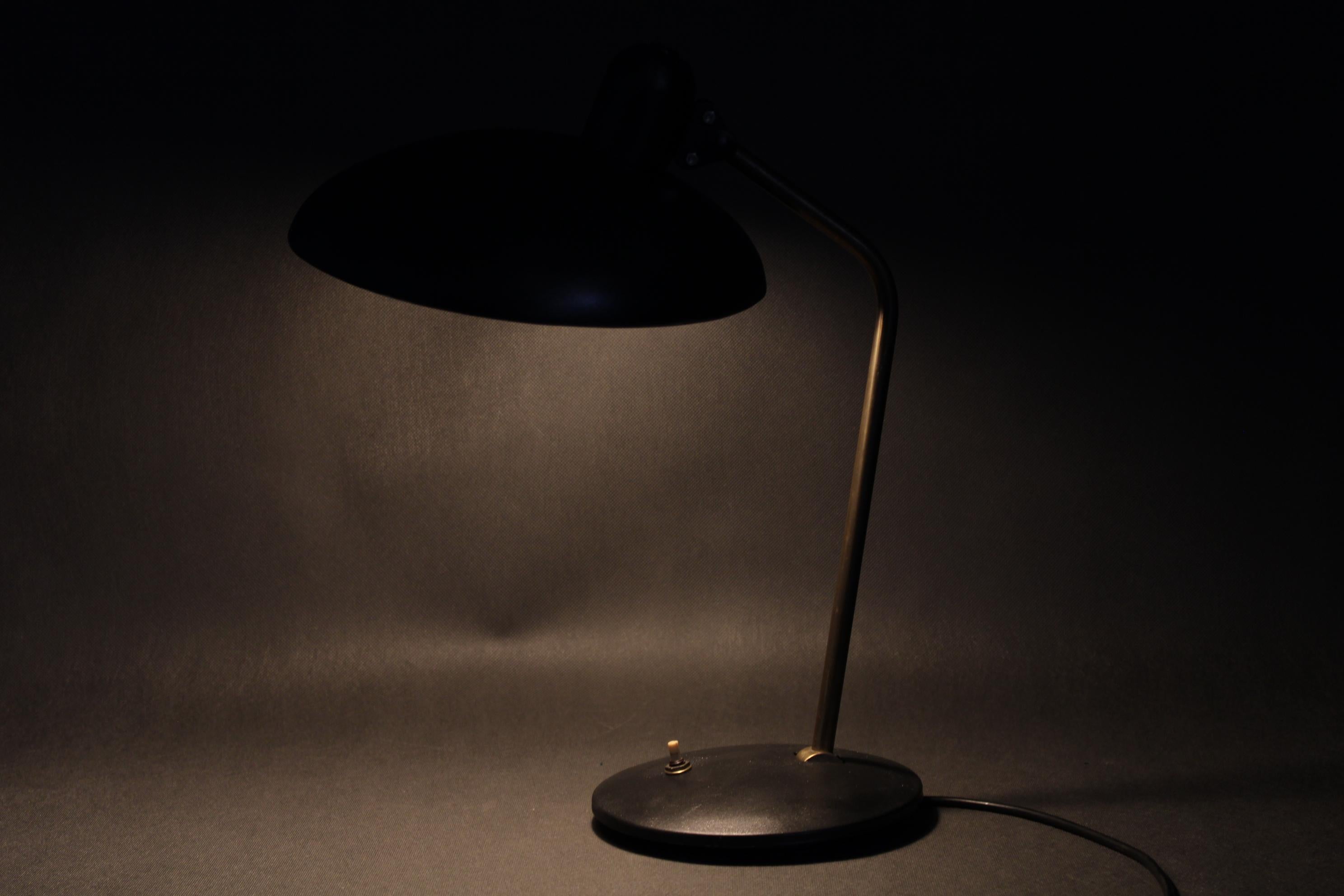Lampada da tavolo Christian Dell degli anni '30 per Kaiser Idell, Germania in vendita 9