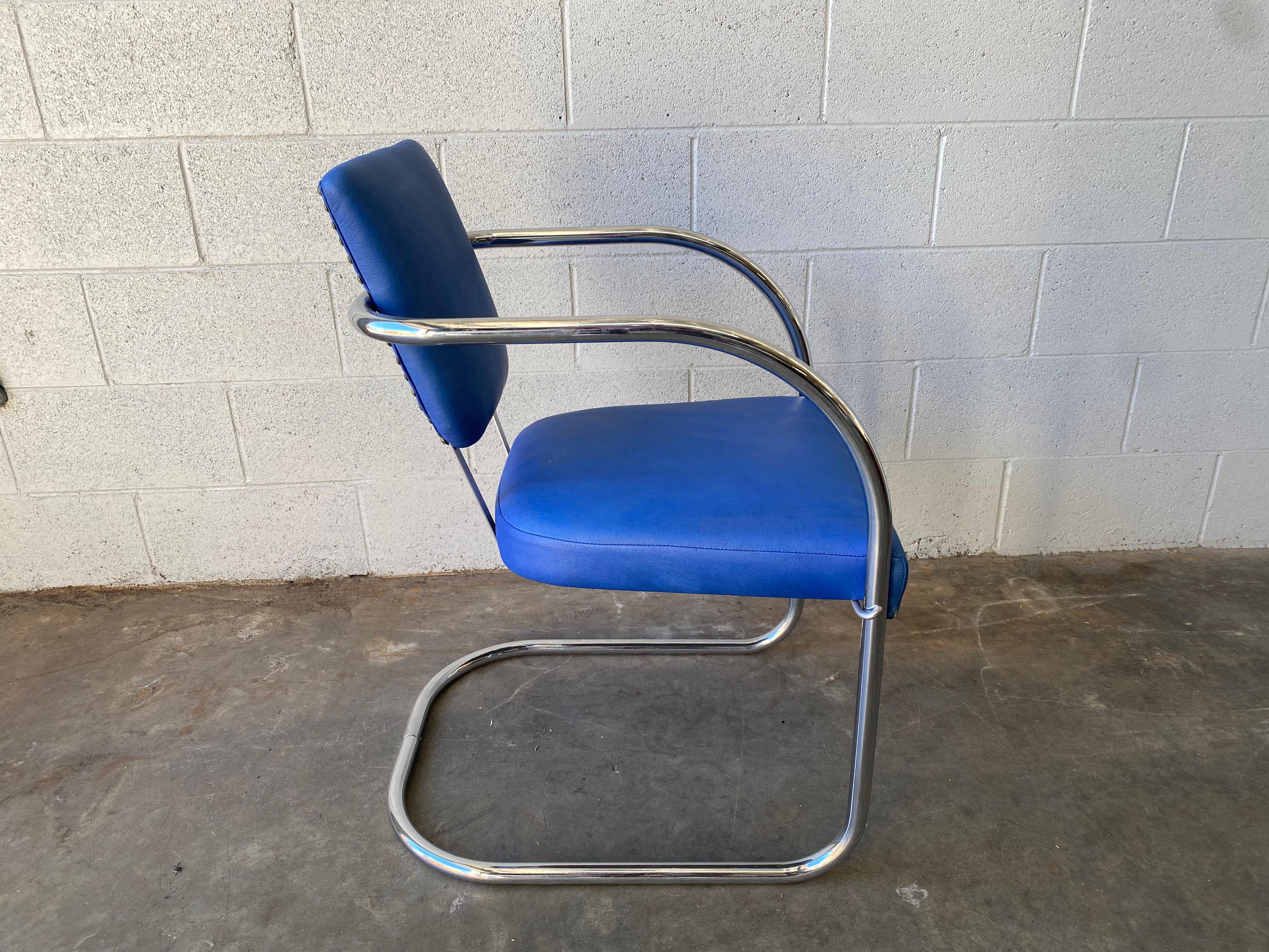 1930er Chromsessel mit blauem Hirschleder im Angebot 4