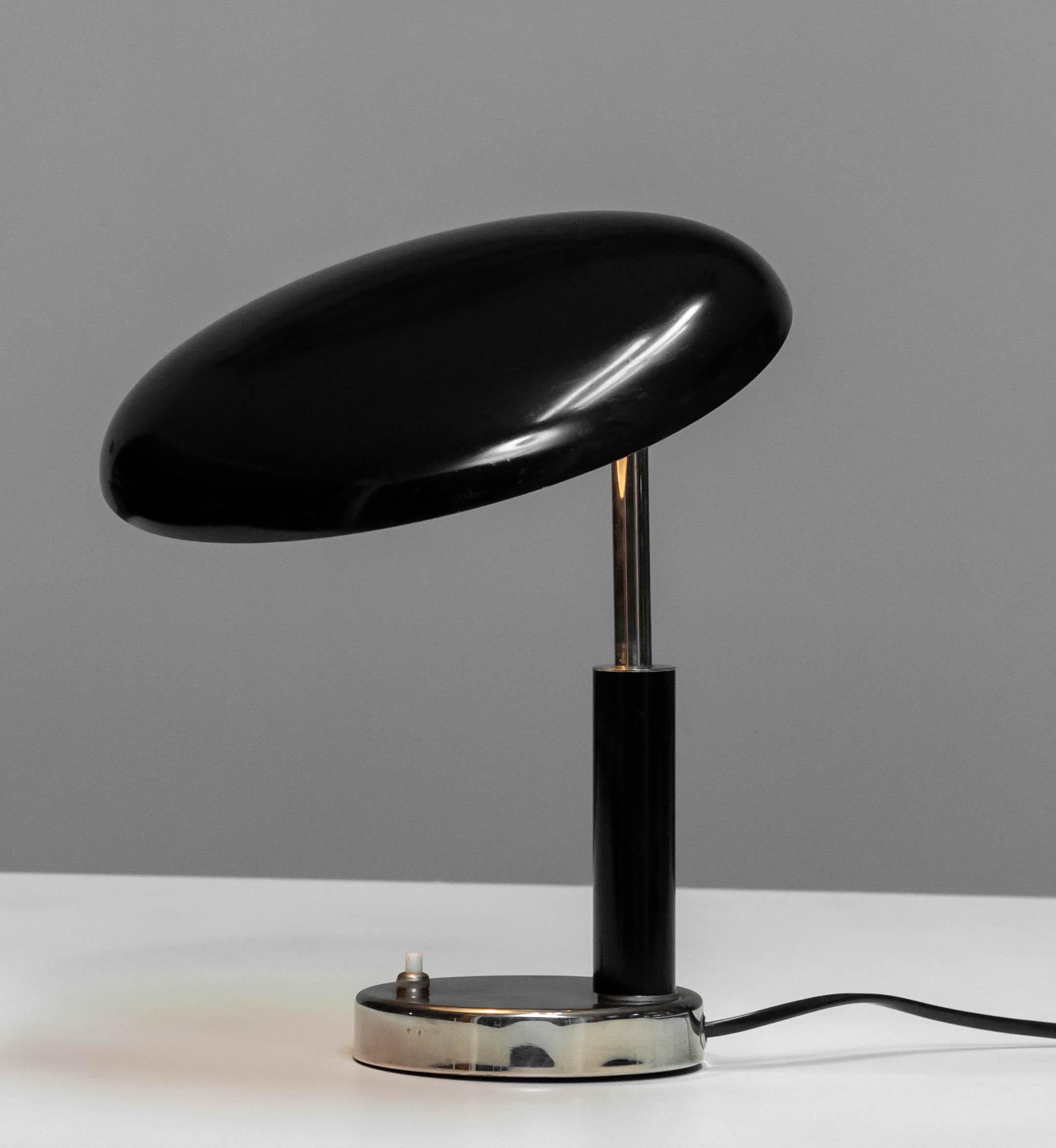 Metal 1930s Chrome Art Deco Table / Desk Lamp with Fixed Tilted Black Lacquered Shade  For Sale