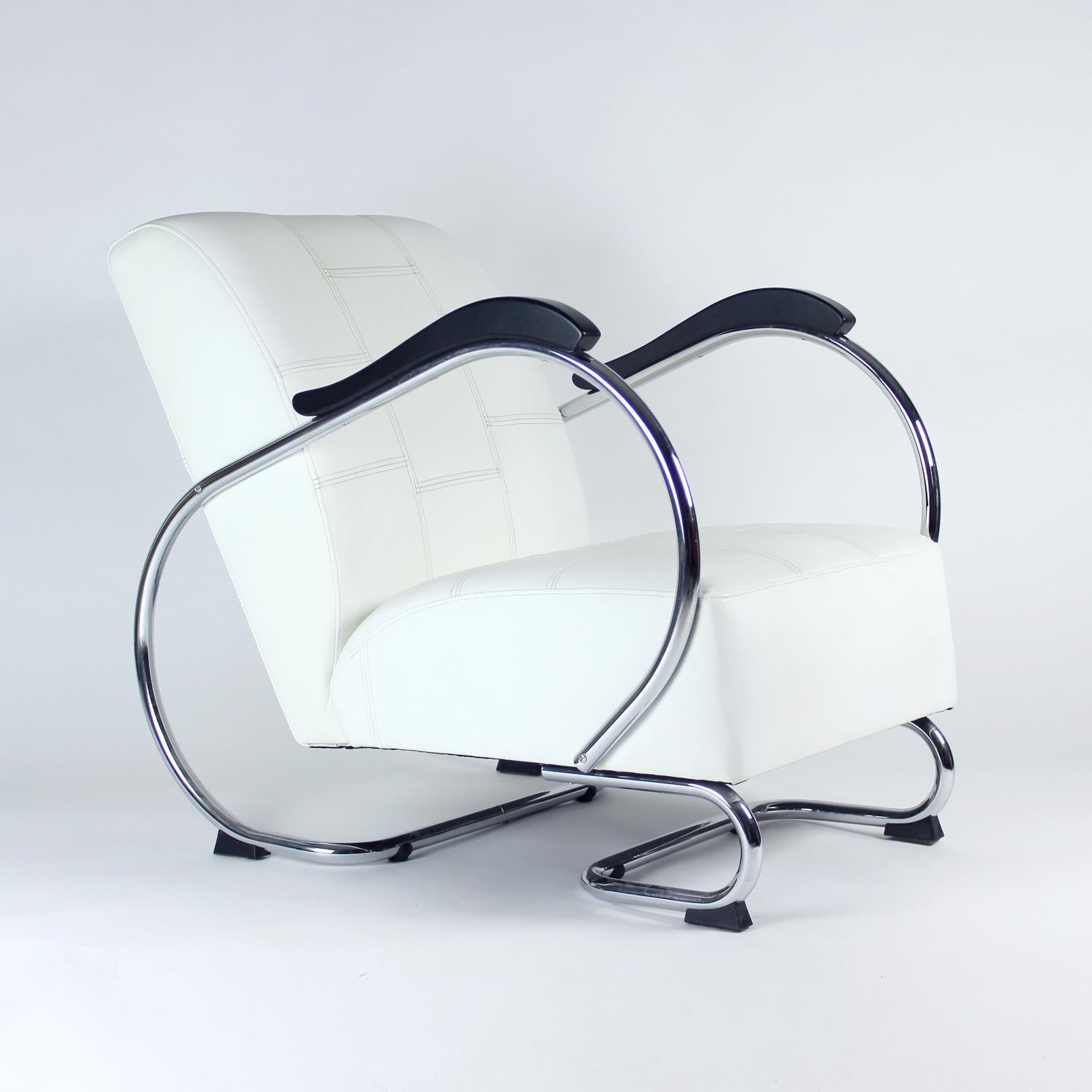 1930er Jahre Chrom-Leder-Sessel von Hynek Gottwald, Tschechoslowakei (Bauhaus) im Angebot