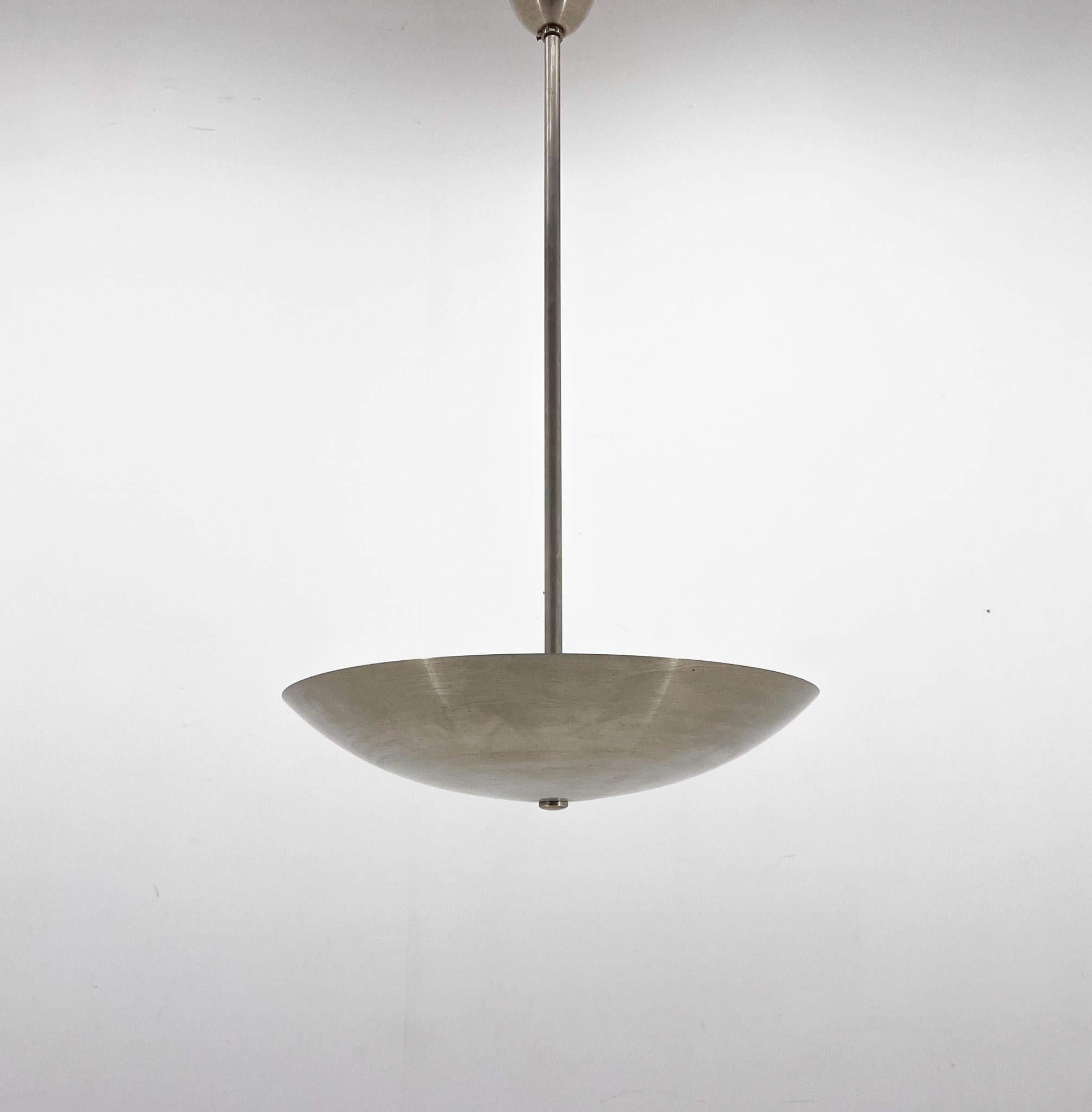 Lampe à suspension chromée des années 1930 par le designer Franta Anyz, Tchécoslovaquie en vente 4
