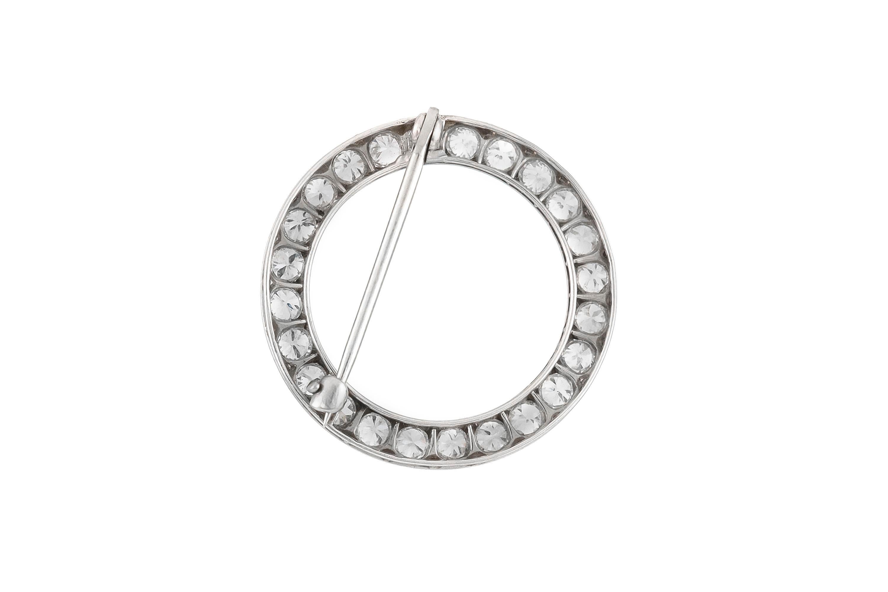 The pendant is finely crafted in platinum with diamonds weighing approximately total of 4.00 carat.
Circa 1930.
