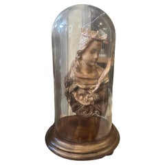 Klassische sizilianische Büste der heiligen Agata aus Pappmaché aus den 1930er Jahren in einer Glasvitrine