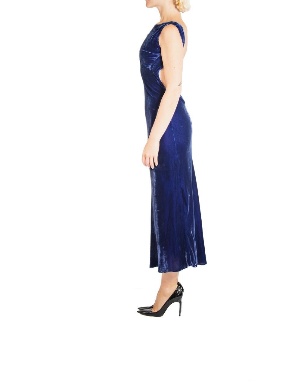 1930S Kobaltblau Samt Bias Schnitt Halter Top Kleid im Zustand „Hervorragend“ im Angebot in New York, NY