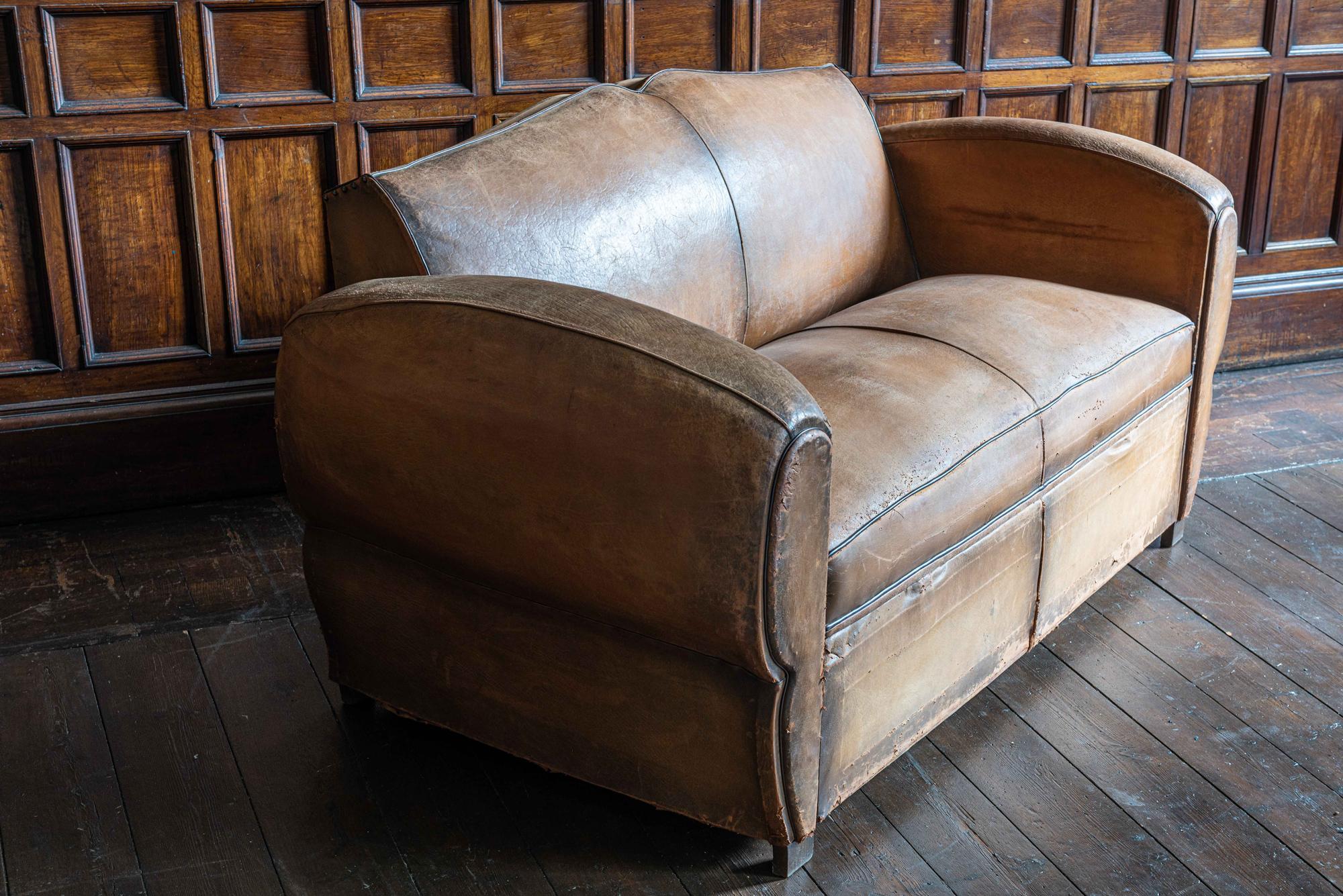 Cognacfarbenes französisches Clubsessel-Sofa-Set aus Leder mit Moustache-Rücken, 1930er Jahre im Zustand „Gut“ im Angebot in Staffordshire, GB