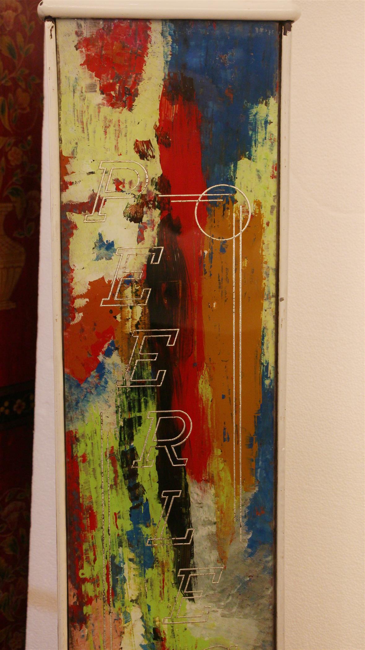 Mid-20th Century 1930s Colorful Glass Front Enamel Over Cast Iron Peerless Lollipop Scale