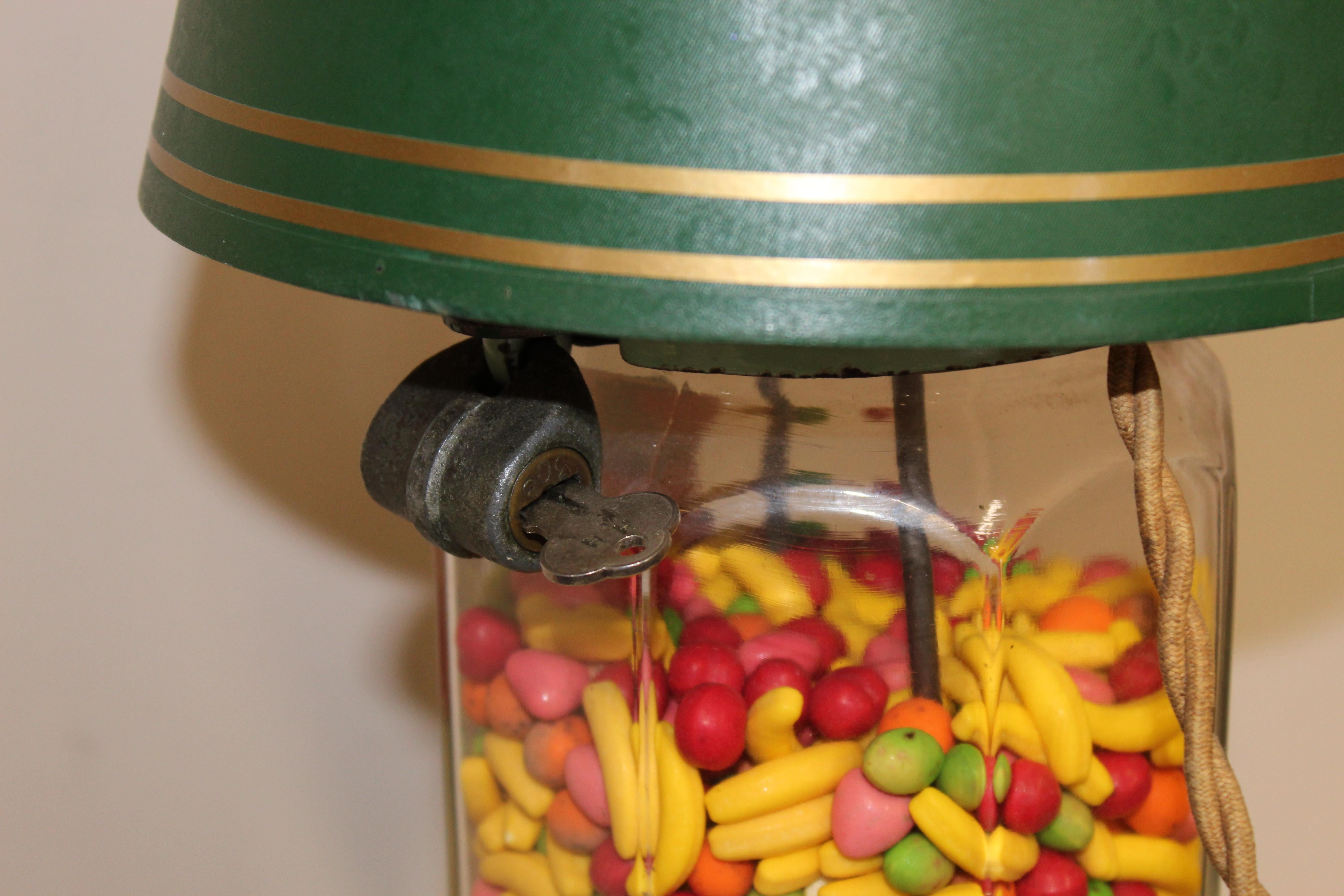 1930s Columbus Countertop Vending Machine For Sale 3