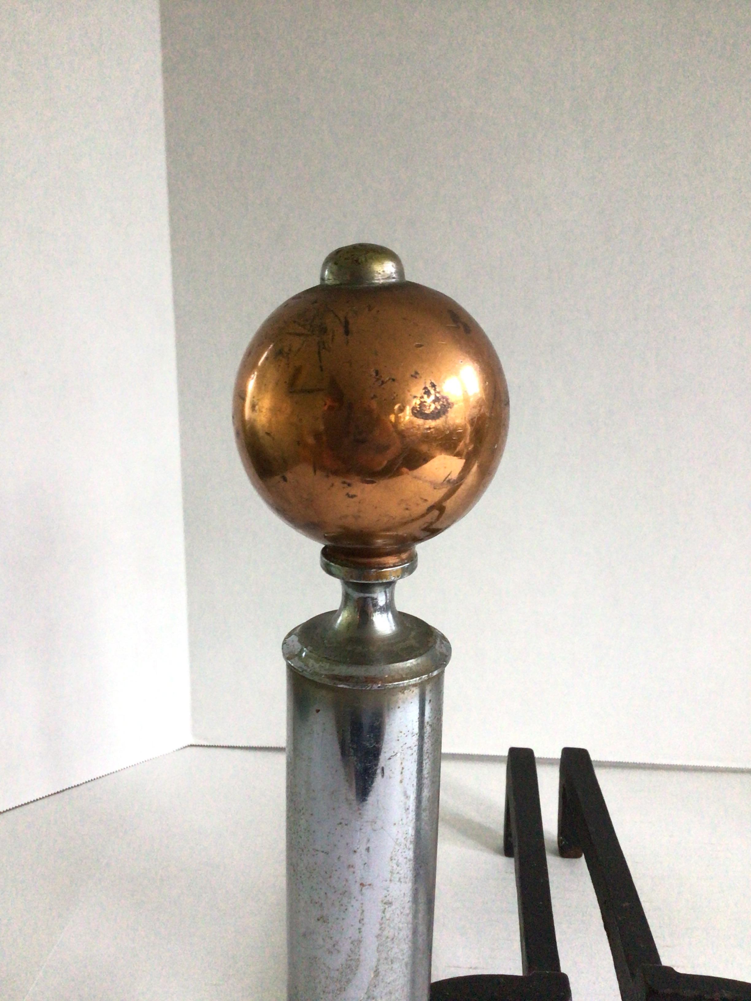 Milieu du XXe siècle Andirons Art Déco en cuivre et chrome des années 1930