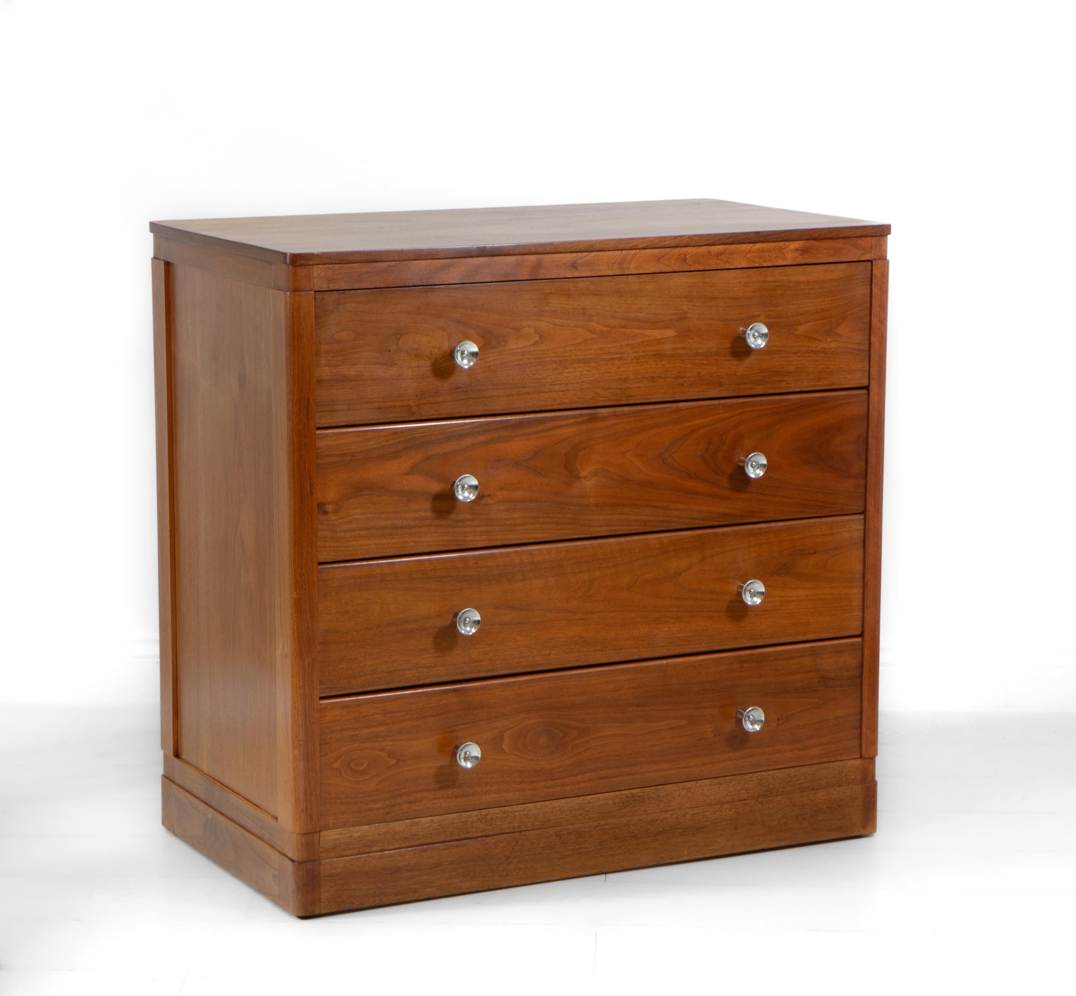 1930’s Cotswold Walnut Chest Drawers Designed By WH Russell For Gordon Russell In Good Condition In Norwich, GB
