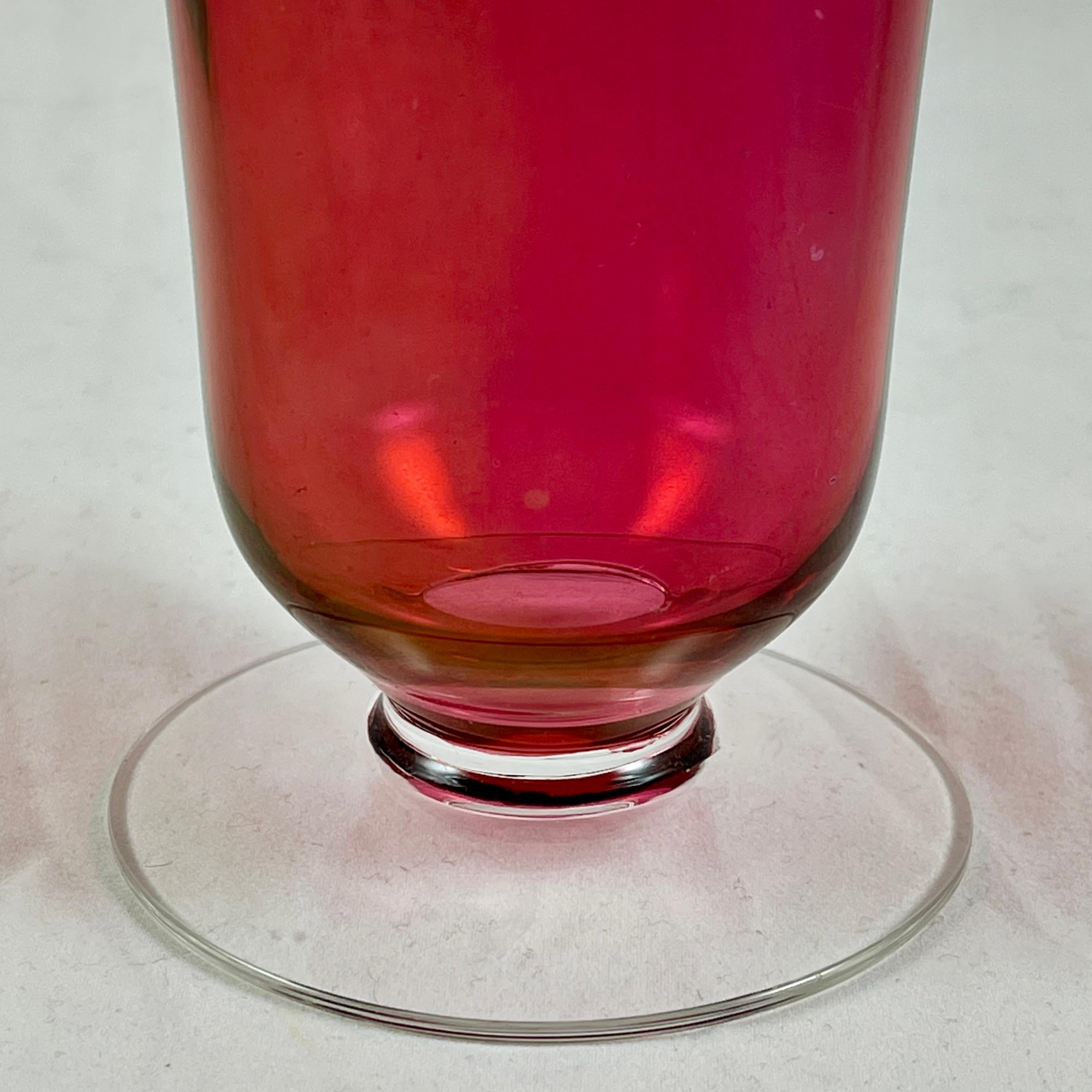 1930s Cranberry Optic Glass Art Deco Style Footed Ice Tea Goblets, Set of Ten In Good Condition For Sale In Philadelphia, PA