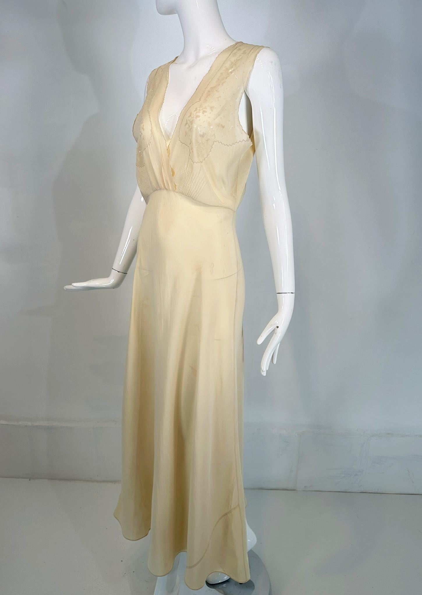 1930s Cream Bias Cut Sheer Silk Hand Embroidered & Appliqued Slip Dress Gown For Sale 9