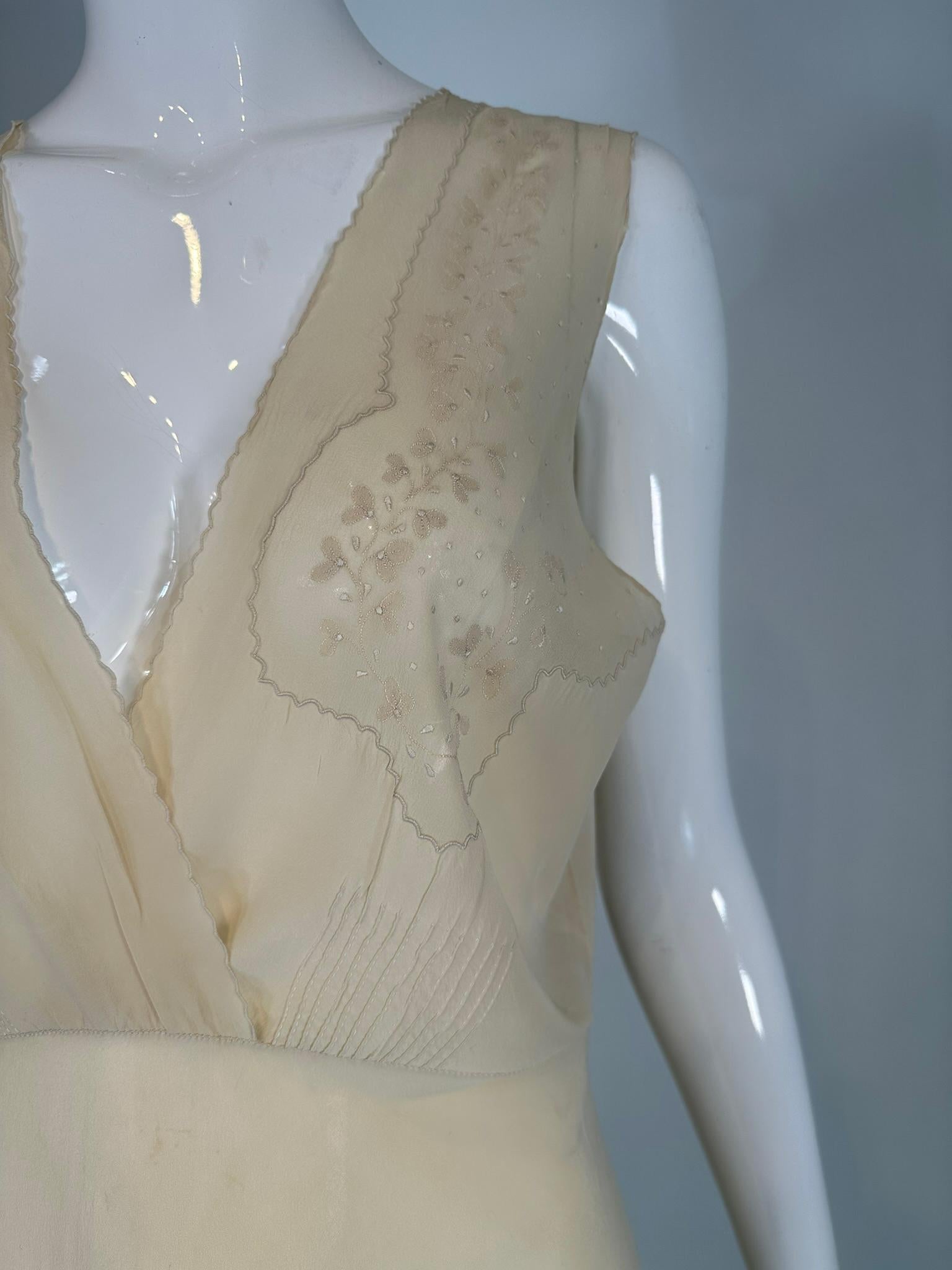 1930s Cream Bias Cut Sheer Silk Hand Embroidered & Appliqued Slip Dress Gown For Sale 11
