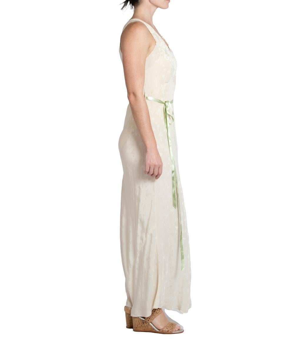 Women's 1930S Cream Bias Cut Silk Jacquard Negligee With Couture Grade Embroidery For Sale