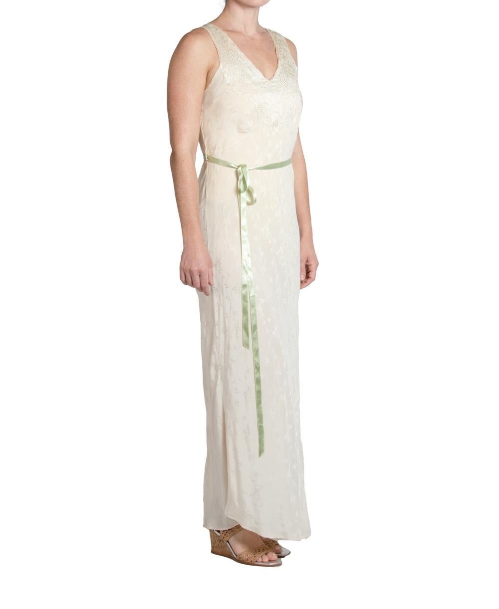 1930S Cream Bias Cut Silk Jacquard Negligee With Couture Grade Embroidery For Sale 2