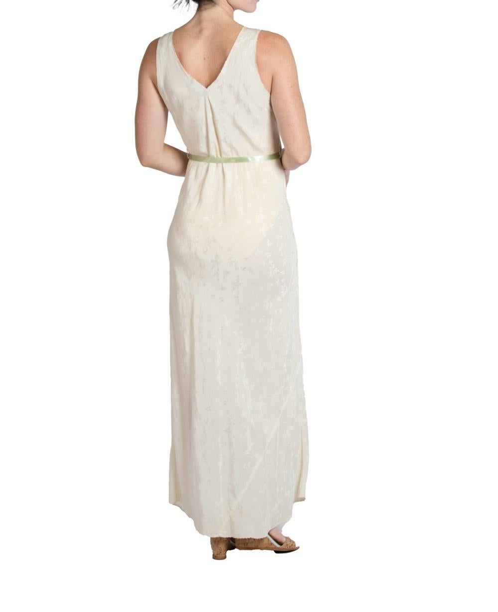 1930S Cream Bias Cut Silk Jacquard Negligee With Couture Grade Embroidery For Sale 3