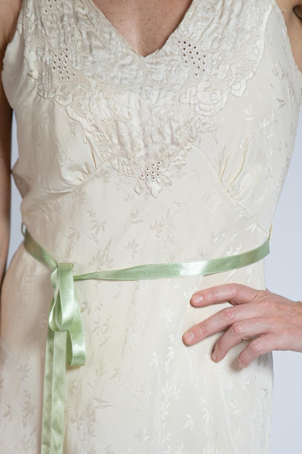 1930S Cream Bias Cut Silk Jacquard Negligee With Couture Grade Embroidery For Sale 4
