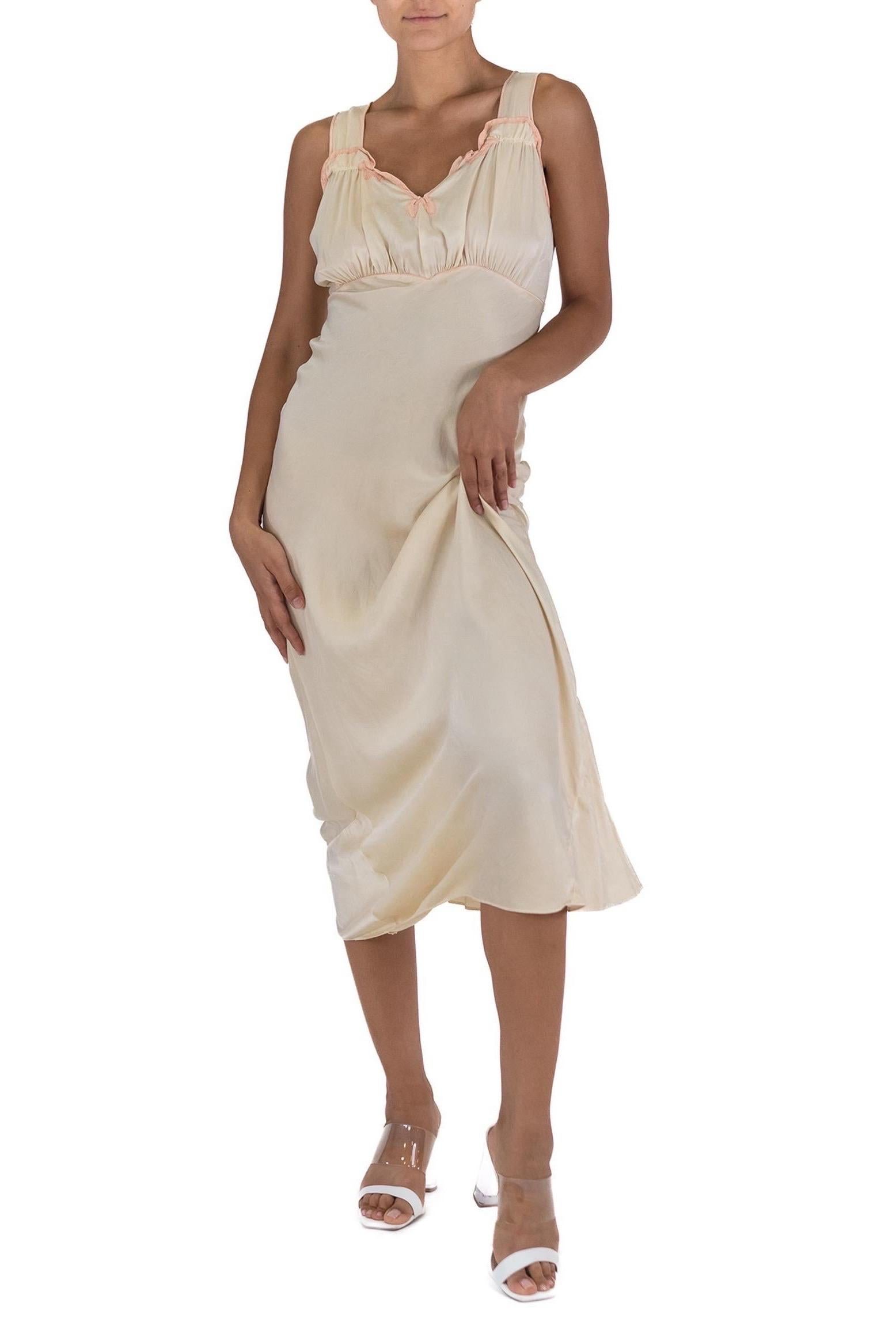 1930S Cream Bias Cut Silk Negligee With Blusk Pink Trim Detailing For Sale 2