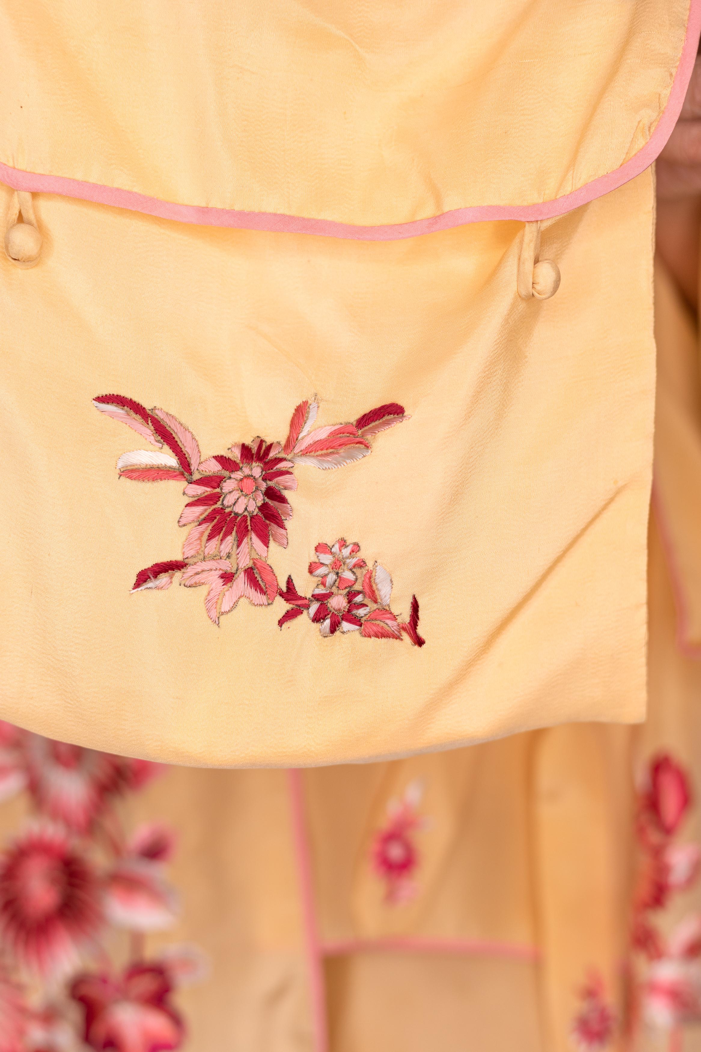 1930S Cream & Pink Silk Hand Embroidered Lounge Pajamas Set Of Kimono, Top, Pan For Sale 1