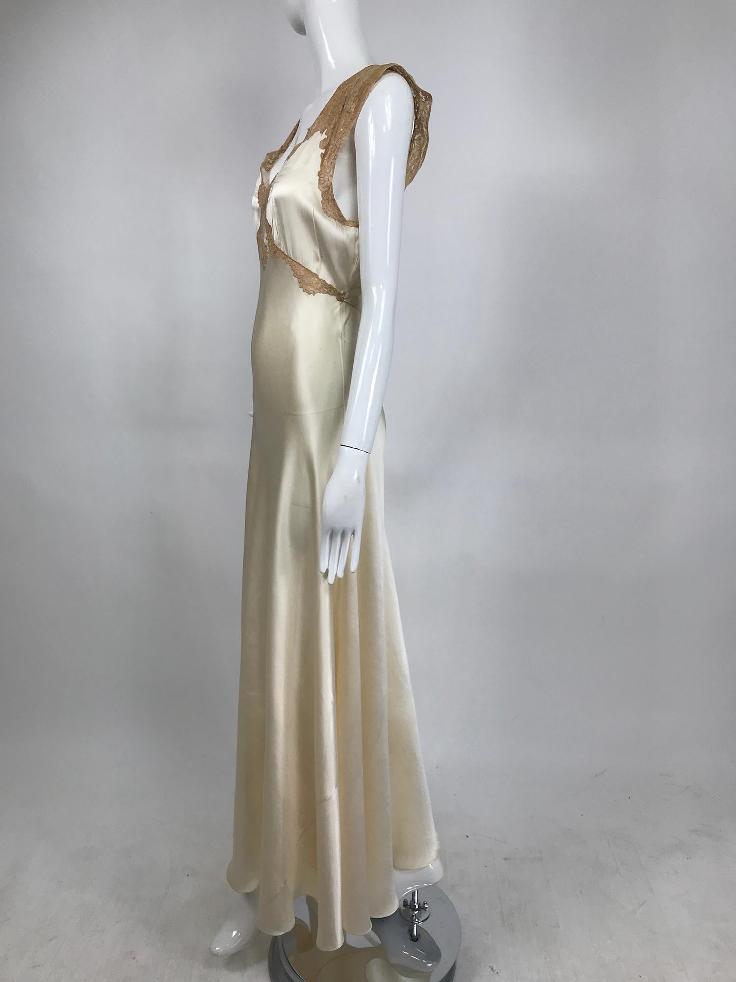 1930s Cream Silk Charmeuse Bias Cut Couture Gown With Ecru Lace Trim 2