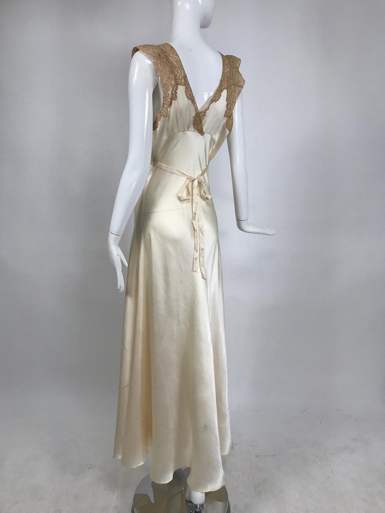 1930s Cream Silk Charmeuse Bias Cut Couture Gown With Ecru Lace Trim at ...