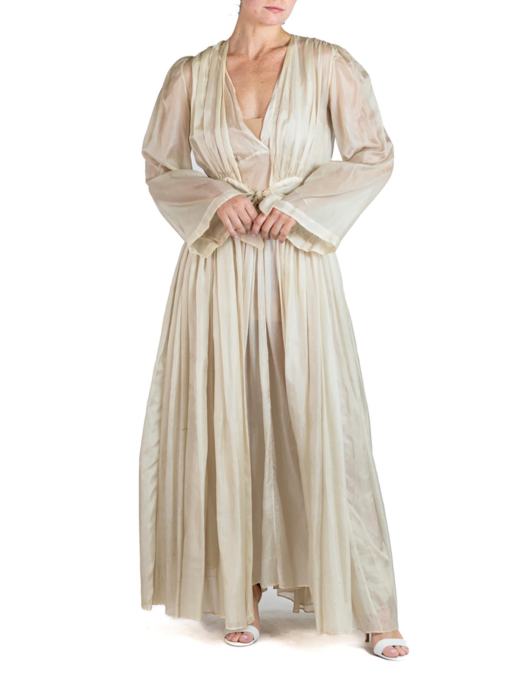 1930S Cream Silk Feather Weight Robe & Negligee Ensemble For Sale 6