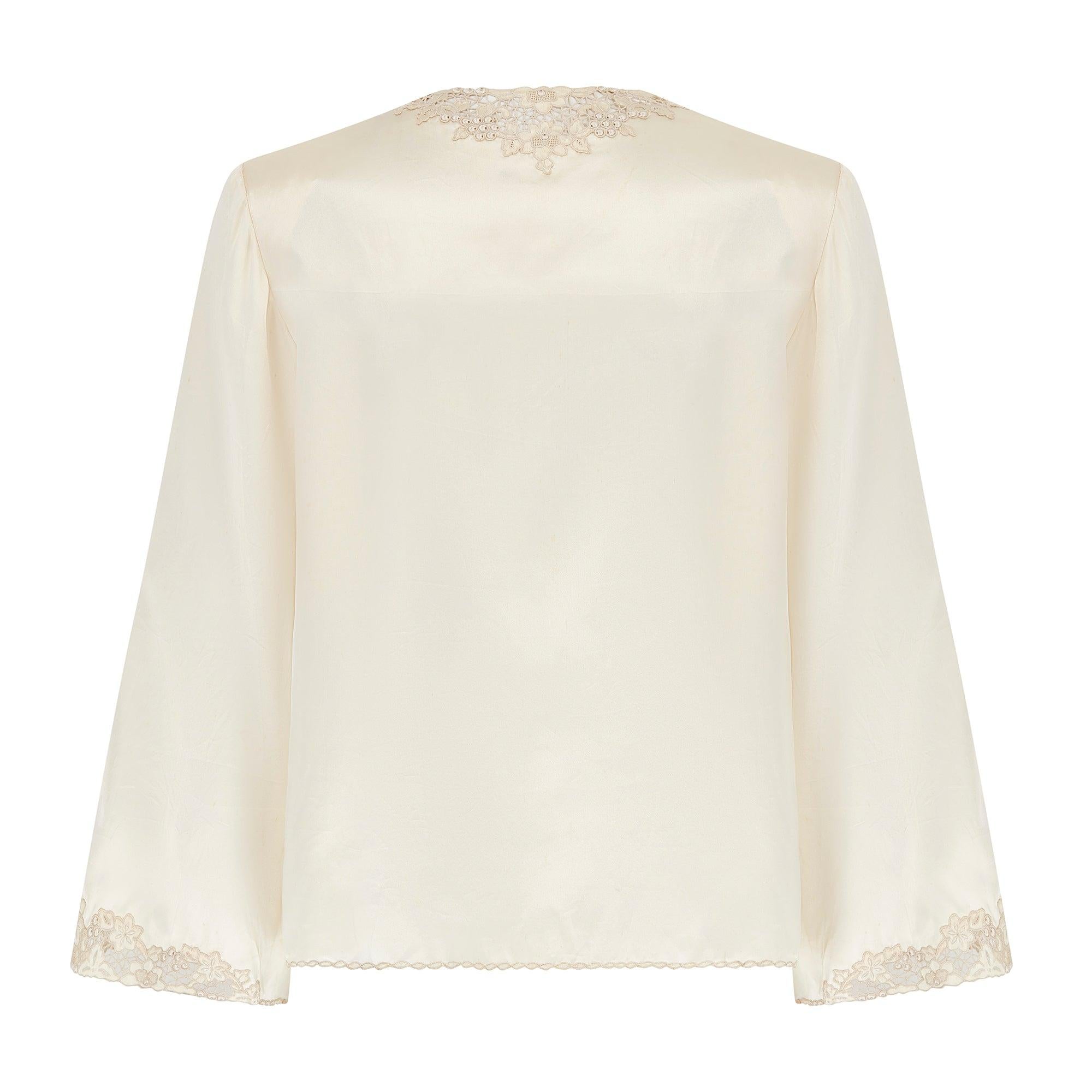 1930er Jahre Creme Seide Hand bestickt Spitze Bluse mit aufwendigen Knöpfen (Beige) im Angebot